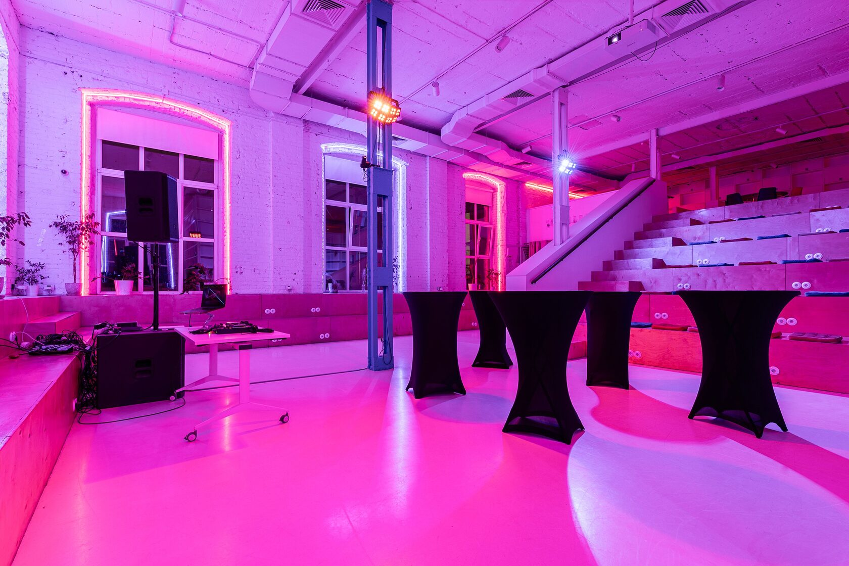 Фотография 12 площадки Двухуровневое пространство IDEALISTA в центре — 370 м²