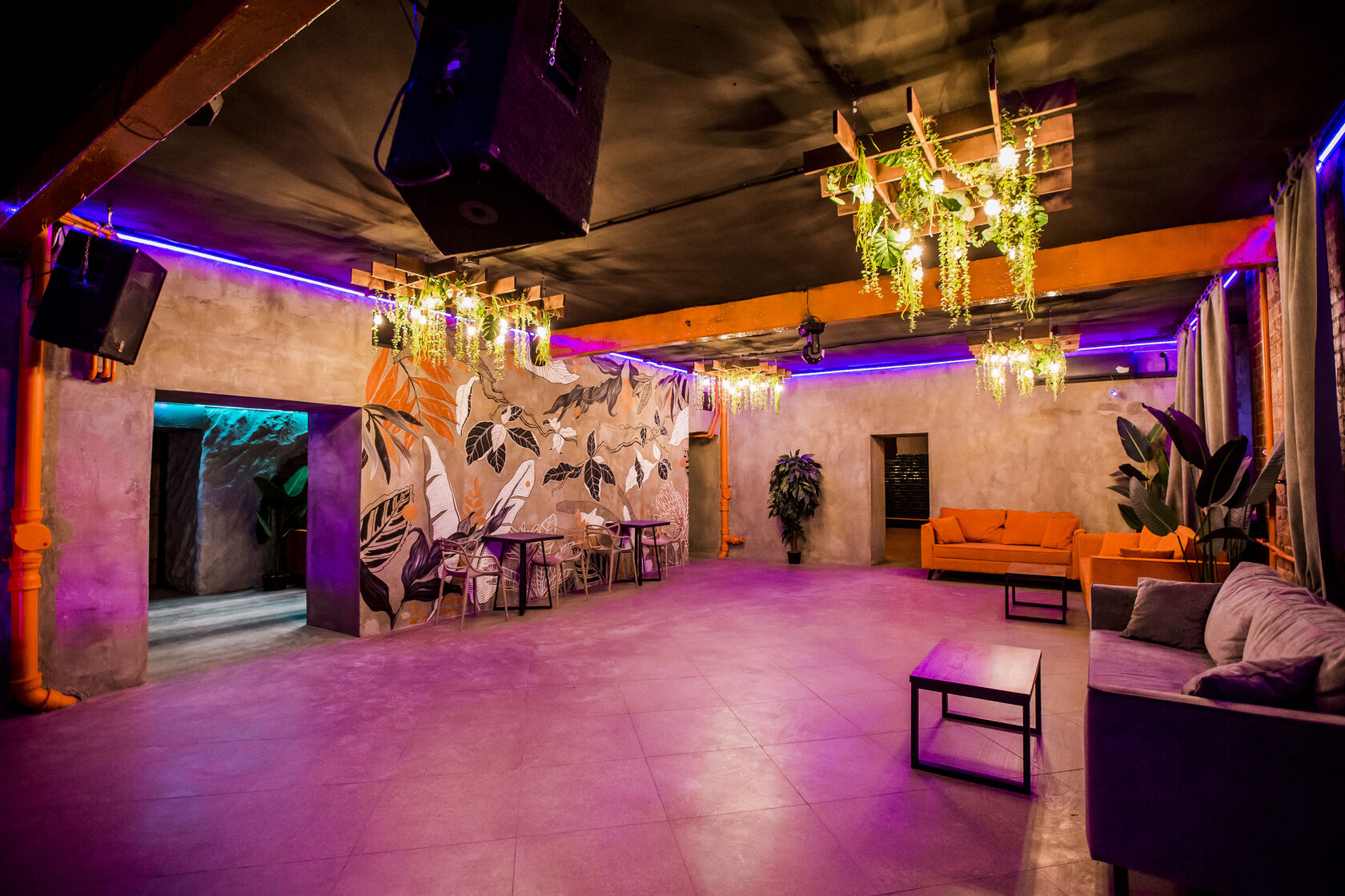 Фотография 2 площадки Клубный лофт со сценой и мощным звуком у Таганской — 190 м²