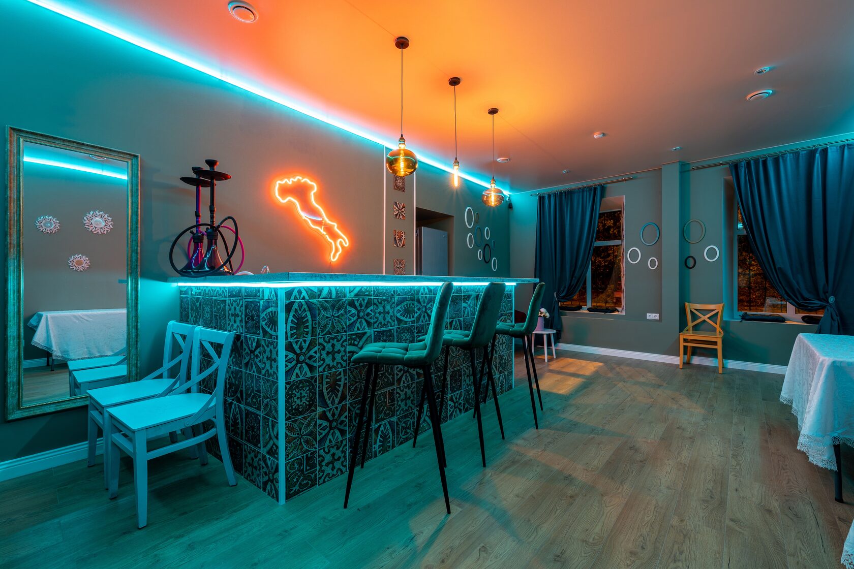 Фотография 14 площадки Классический дизайнерский лофт у Бауманской — 85 м²