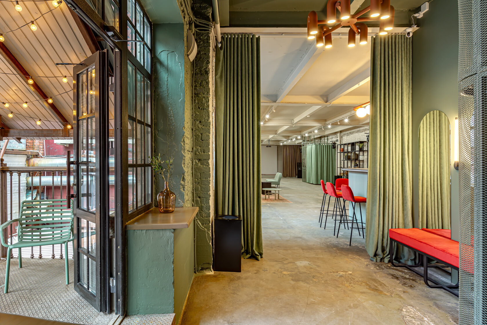 Фотография 2 площадки Премиальный клубный лофт на Красном Октябре — 240 м²