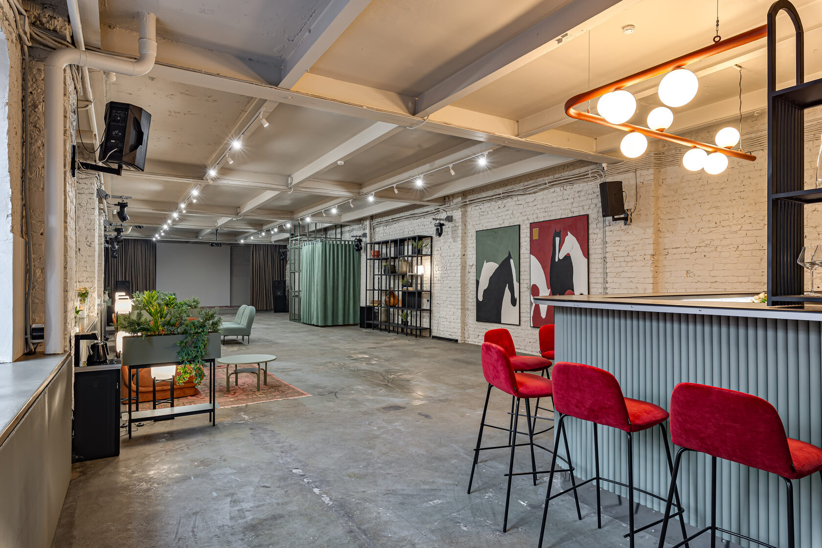 Фотография 4 площадки Премиальный клубный лофт на Красном Октябре — 240 м²