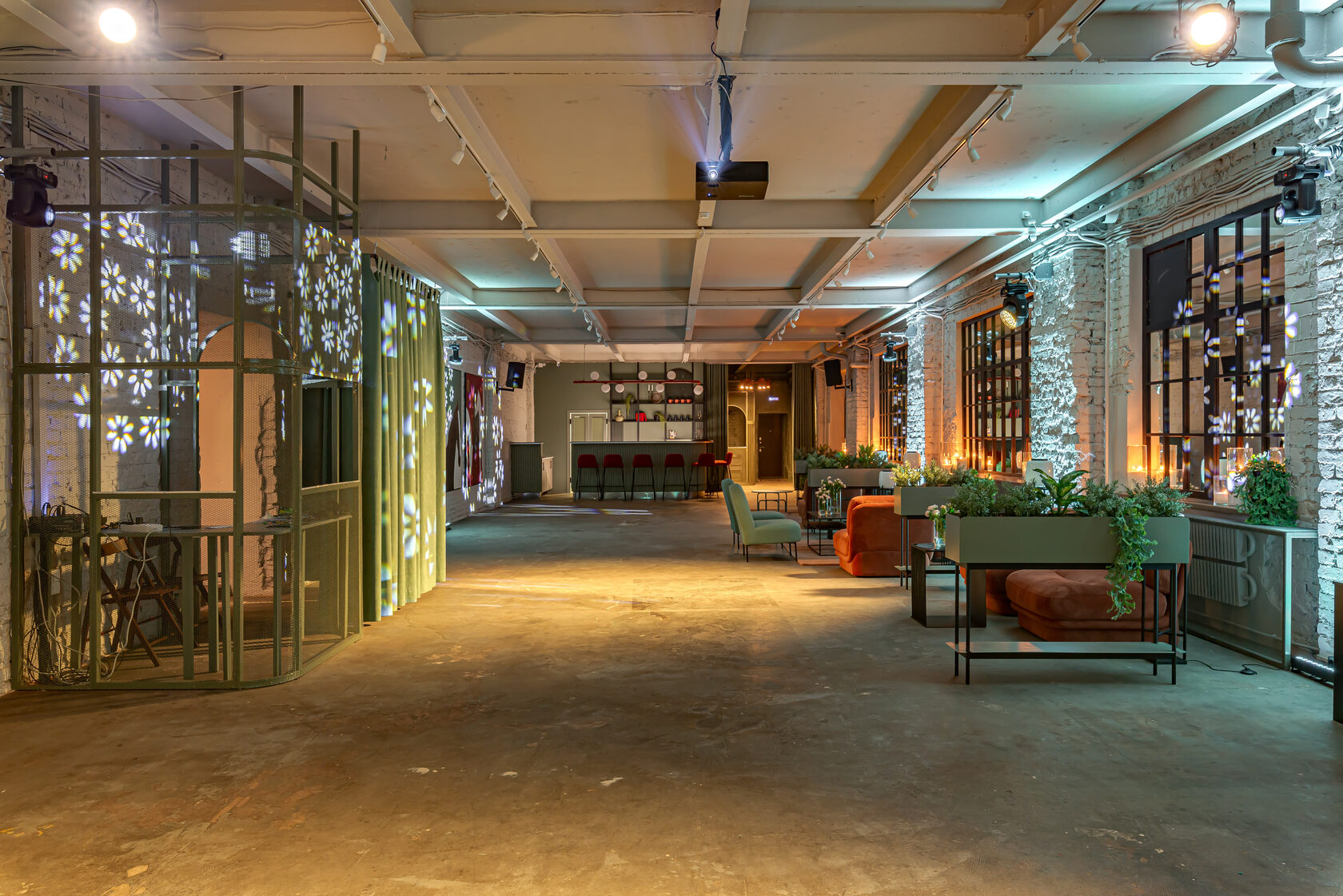 Фотография 15 площадки Премиальный клубный лофт на Красном Октябре — 240 м²