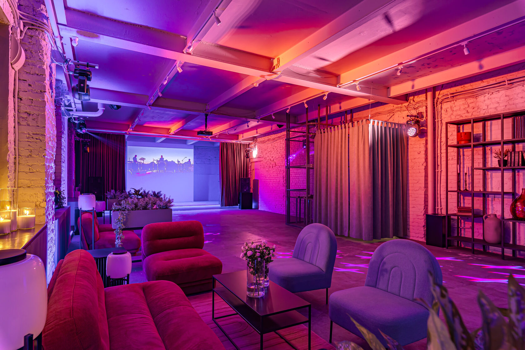 Фотография 16 площадки Премиальный клубный лофт на Красном Октябре — 240 м²