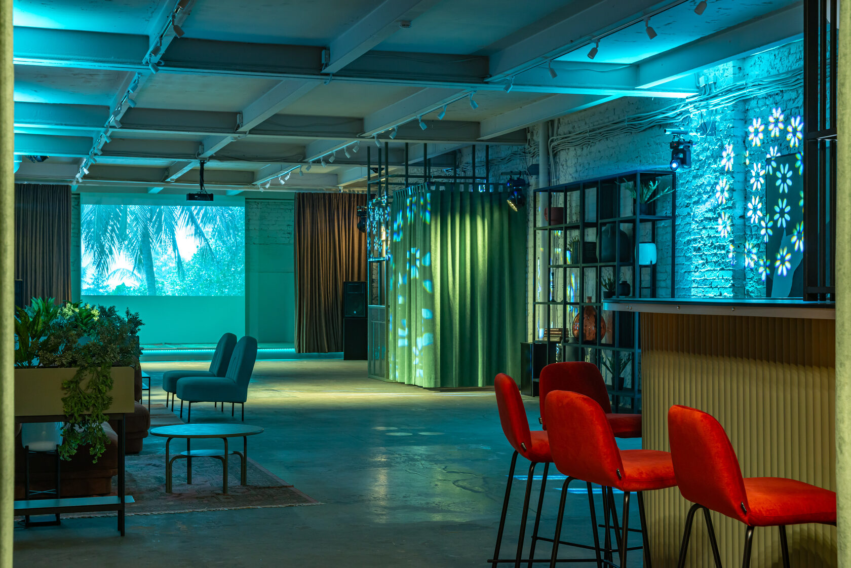 Фотография 18 площадки Премиальный клубный лофт на Красном Октябре — 240 м²