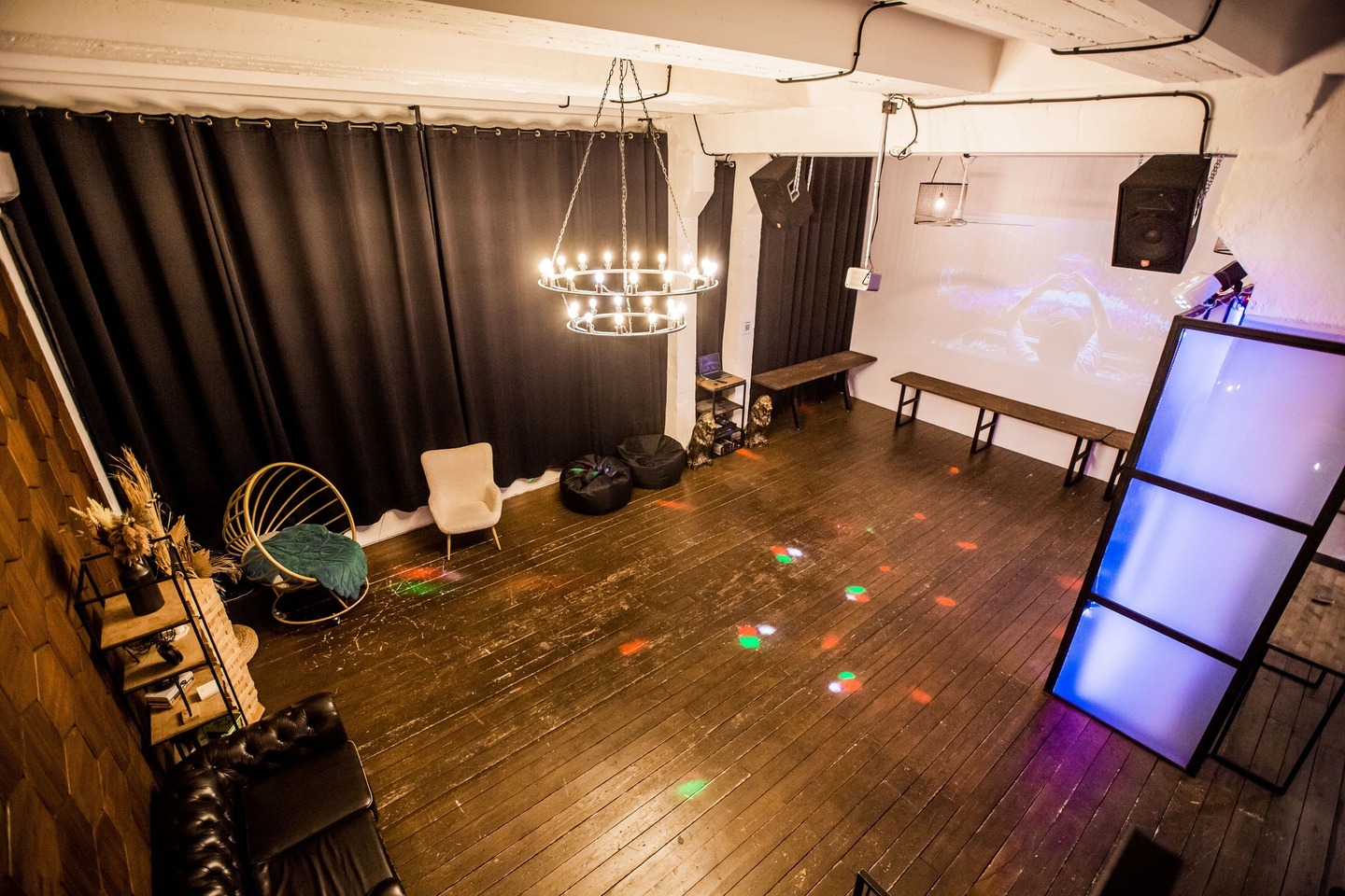 Фотография 3 площадки Двухуровневый лофт с чиллаут‑зоной у Электрозаводской