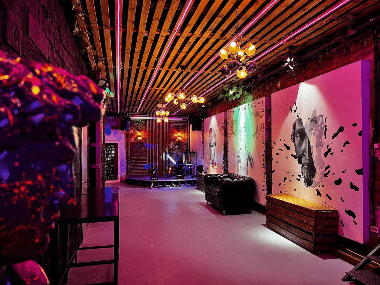 Фотография 2 площадки Светлый лофт со сценой и верандой у Бауманской