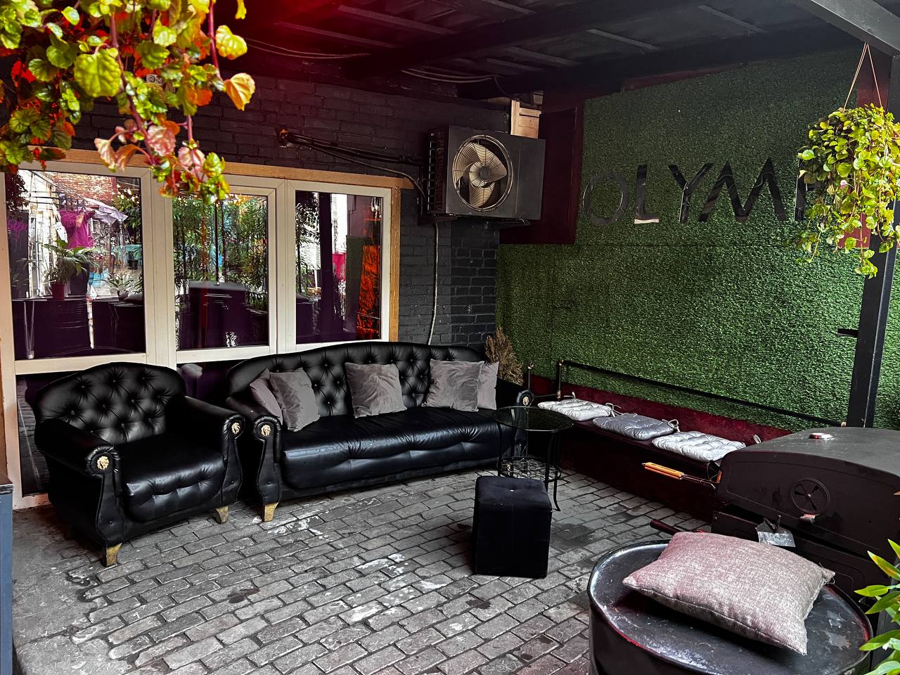 Фотография 15 площадки Светлый лофт со сценой и верандой у Бауманской