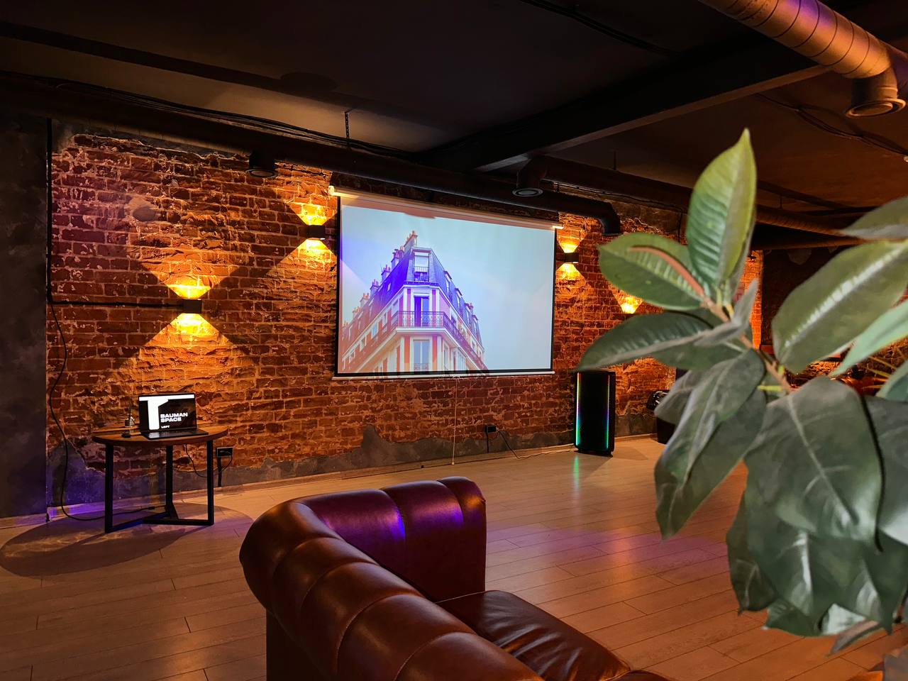 Фотография 7 площадки Стильный просторный лофт на Бауманской