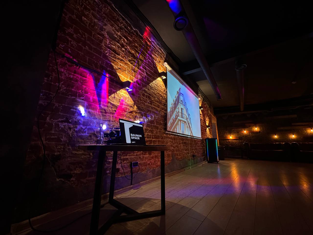 Фотография 8 площадки Стильный просторный лофт на Бауманской