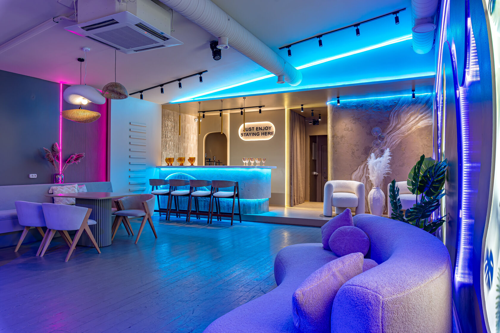 Фотография 14 площадки МАЙ Роза на Курской: двухуровневый зал 60 м²