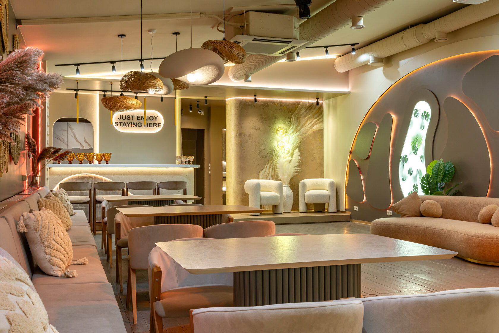 Фотография 22 площадки МАЙ «Август» на Курской: зал 110 м² в стиле ваби‑саби