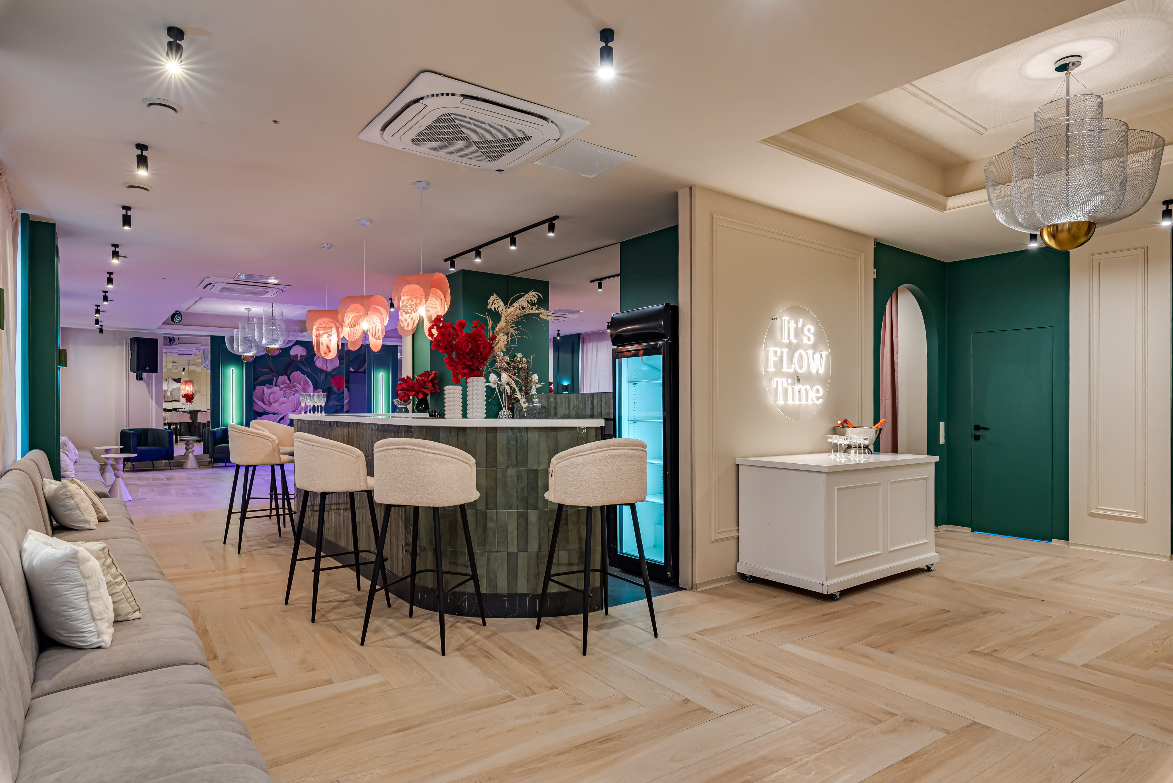 Фотография 2 площадки ФЛОУ на Бутырской: светлый зал 154 м²