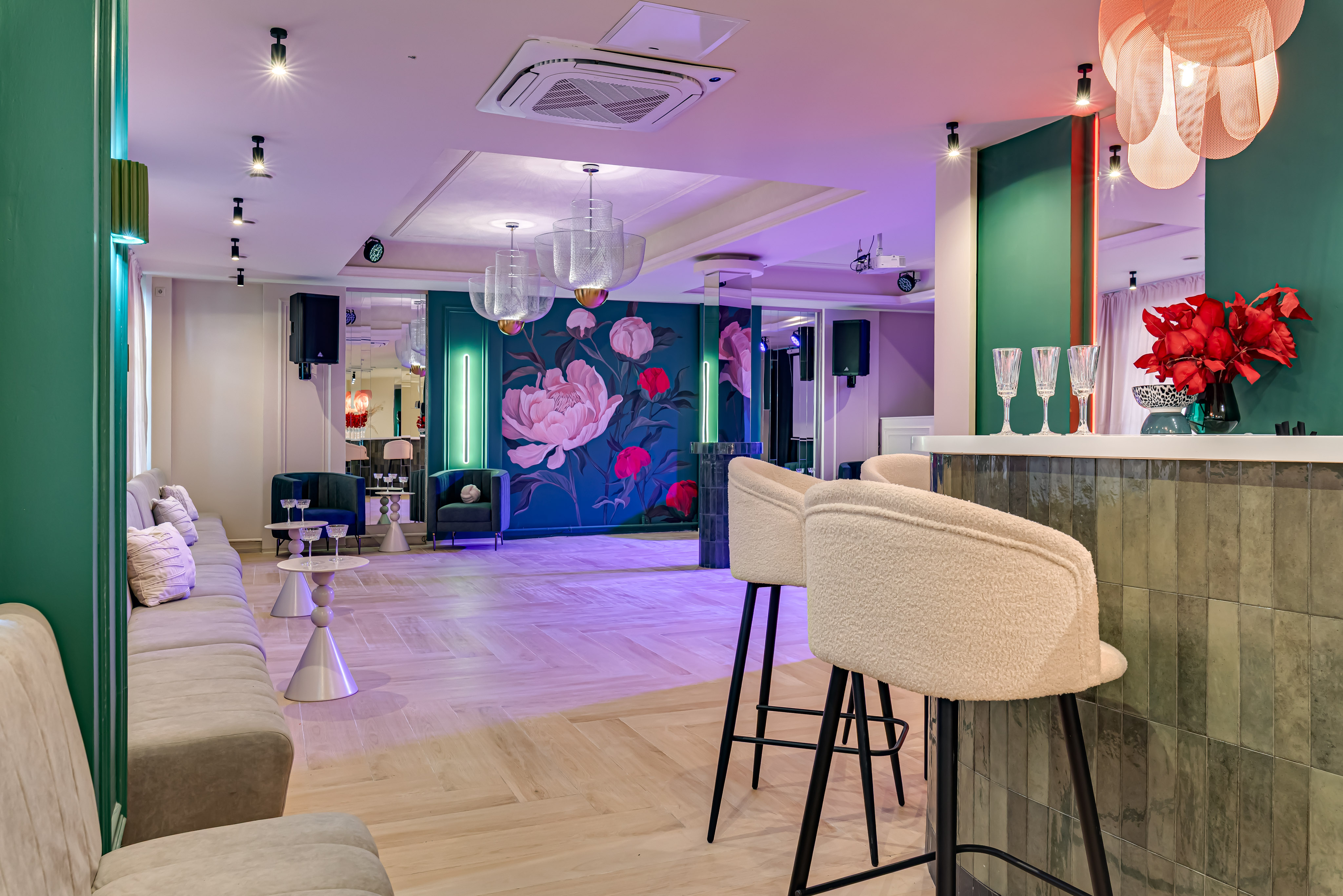 Фотография 1 площадки ФЛОУ на Бутырской: светлый зал 154 м²