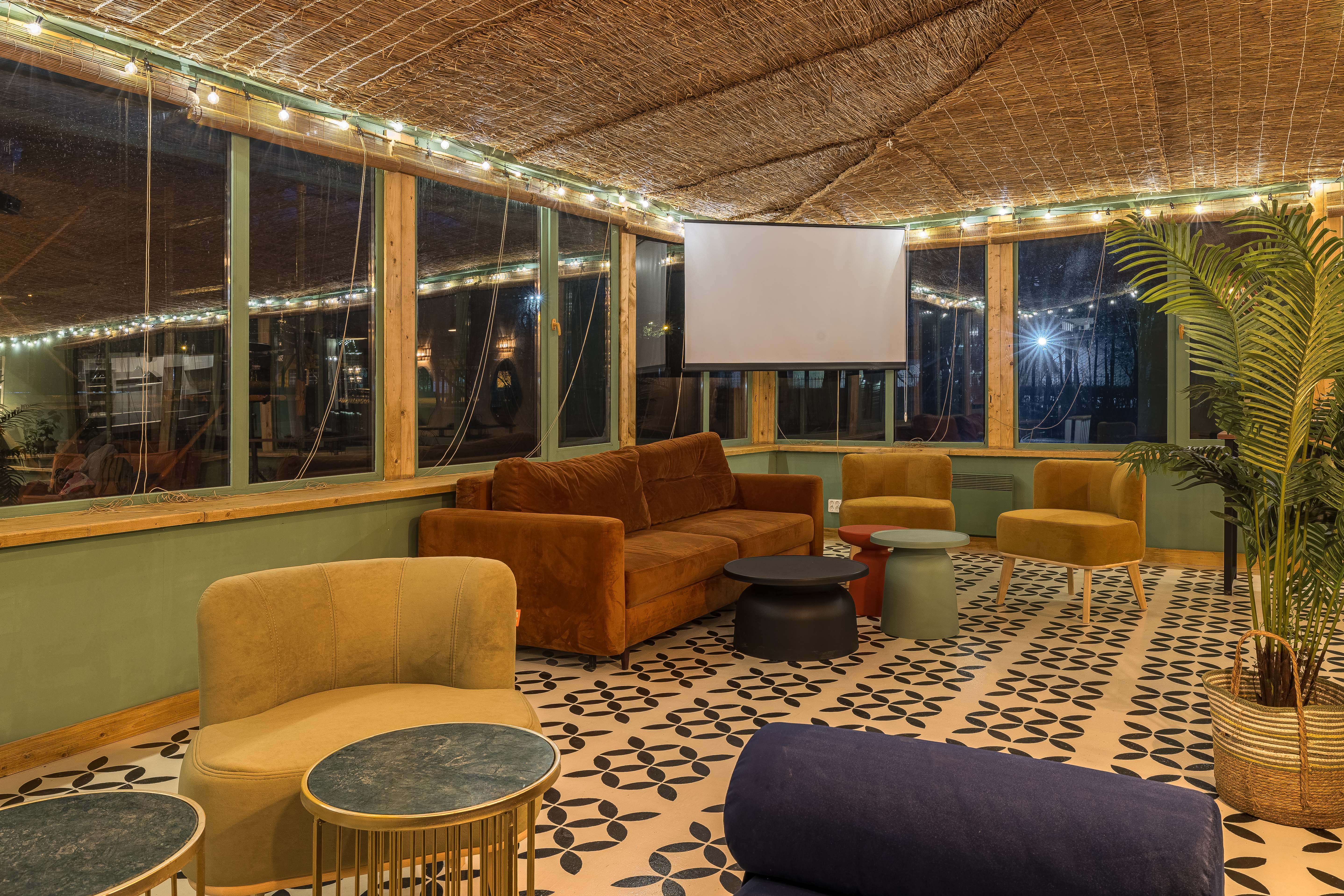 Фотография 1 площадки Виола Восточная в Сокольниках: панорамные окна, 80 м²