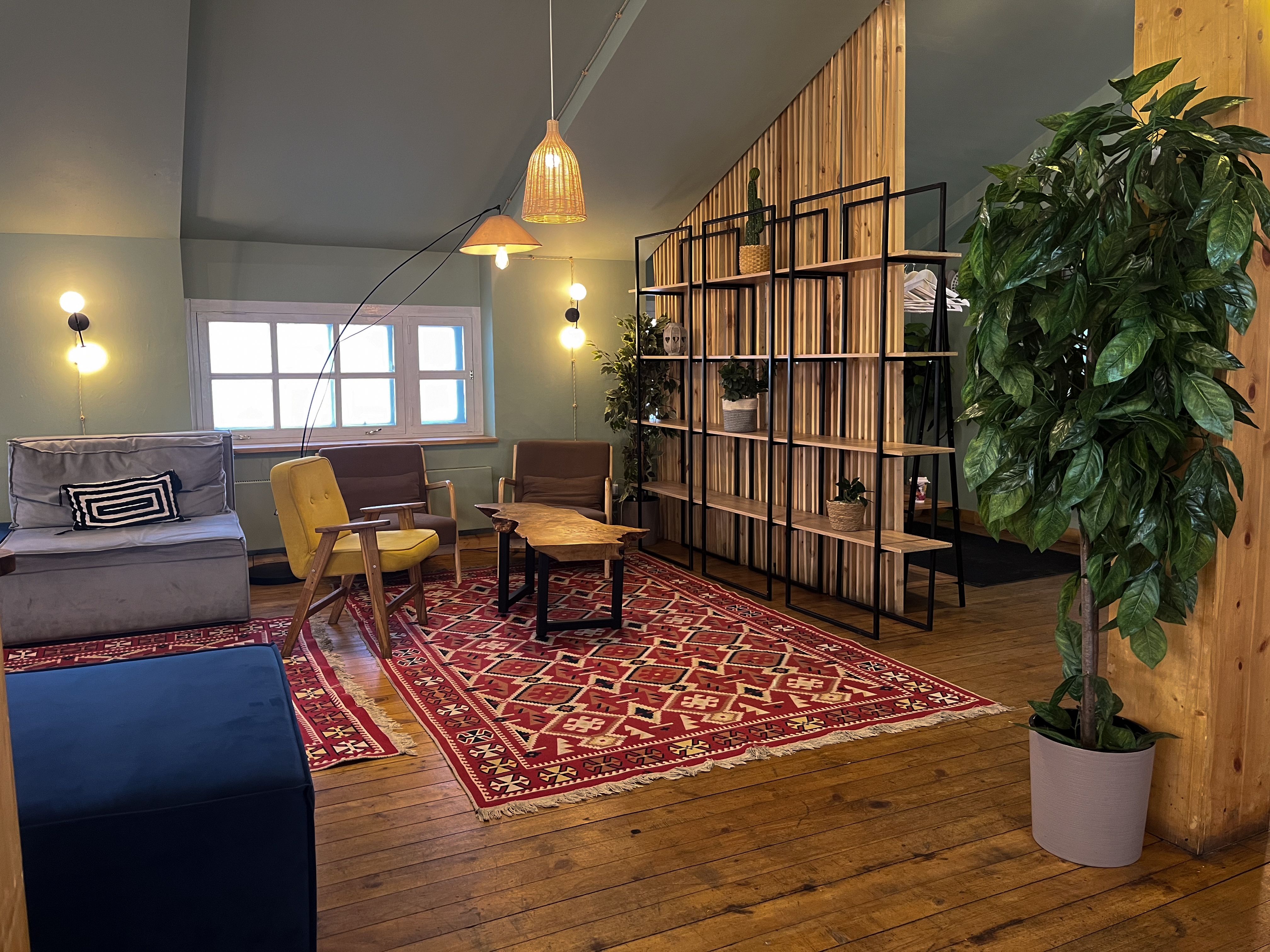 Фотография 3 площадки Домик в парке на Новорязанской со своим двором