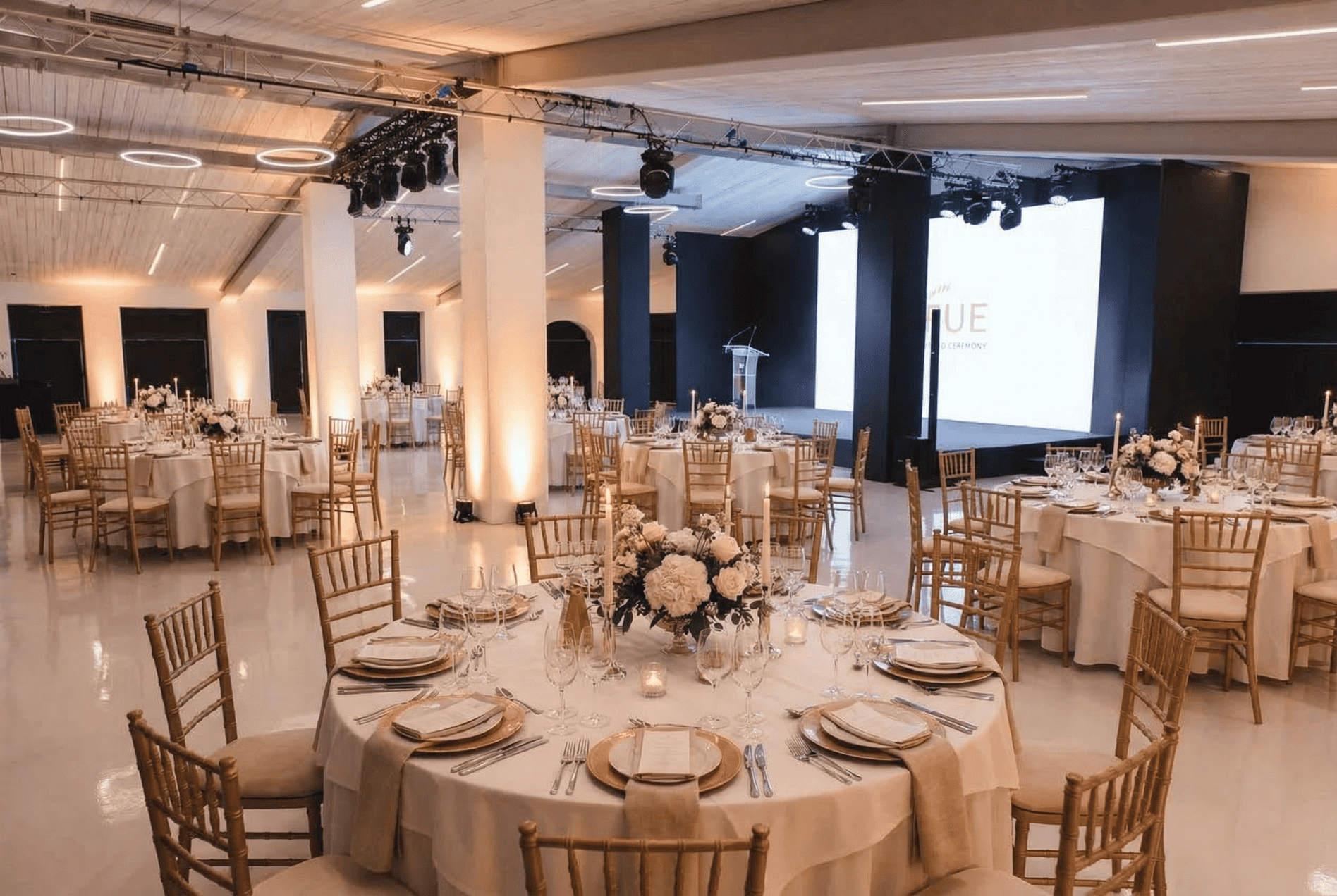 Фотография 2 площадки Шале на Чистых прудах: светлый зал 500 м²