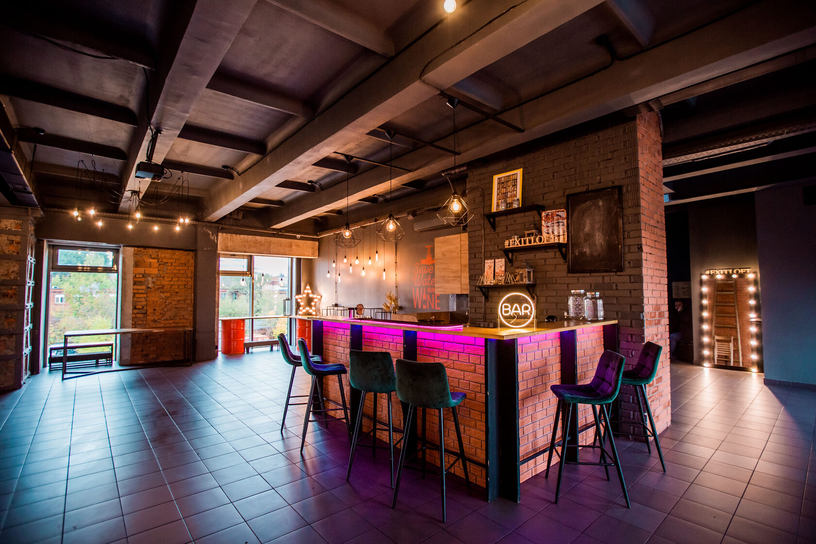 Фотография 2 площадки Exit Loft на Дубровке: зал 140 м² и крыша 220 м²