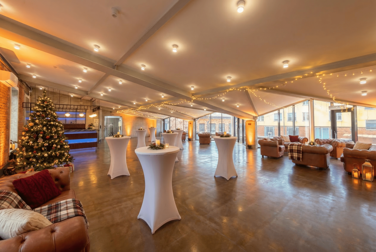 Фотография 6 площадки Мансарда на Чистых прудах: светлый зал с верандой, 150 м²