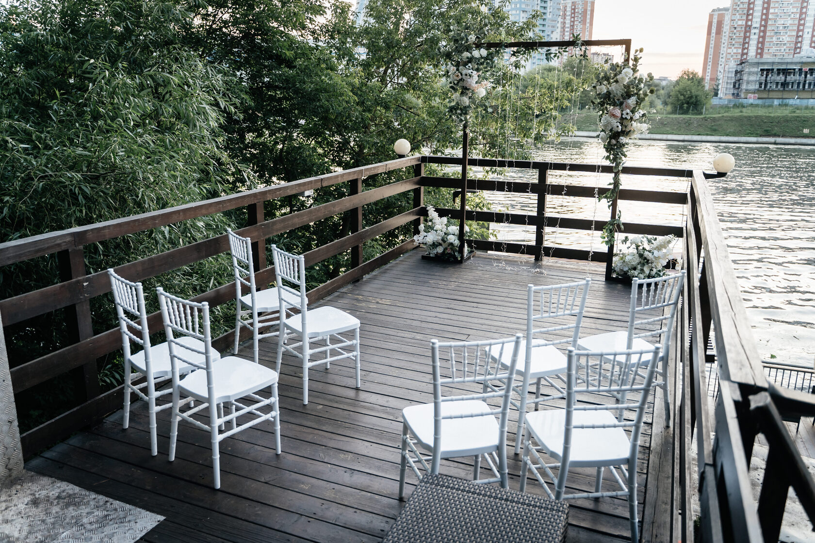 Фотография 5 площадки Loft House у реки: светлый зал с террасой, 142 м²