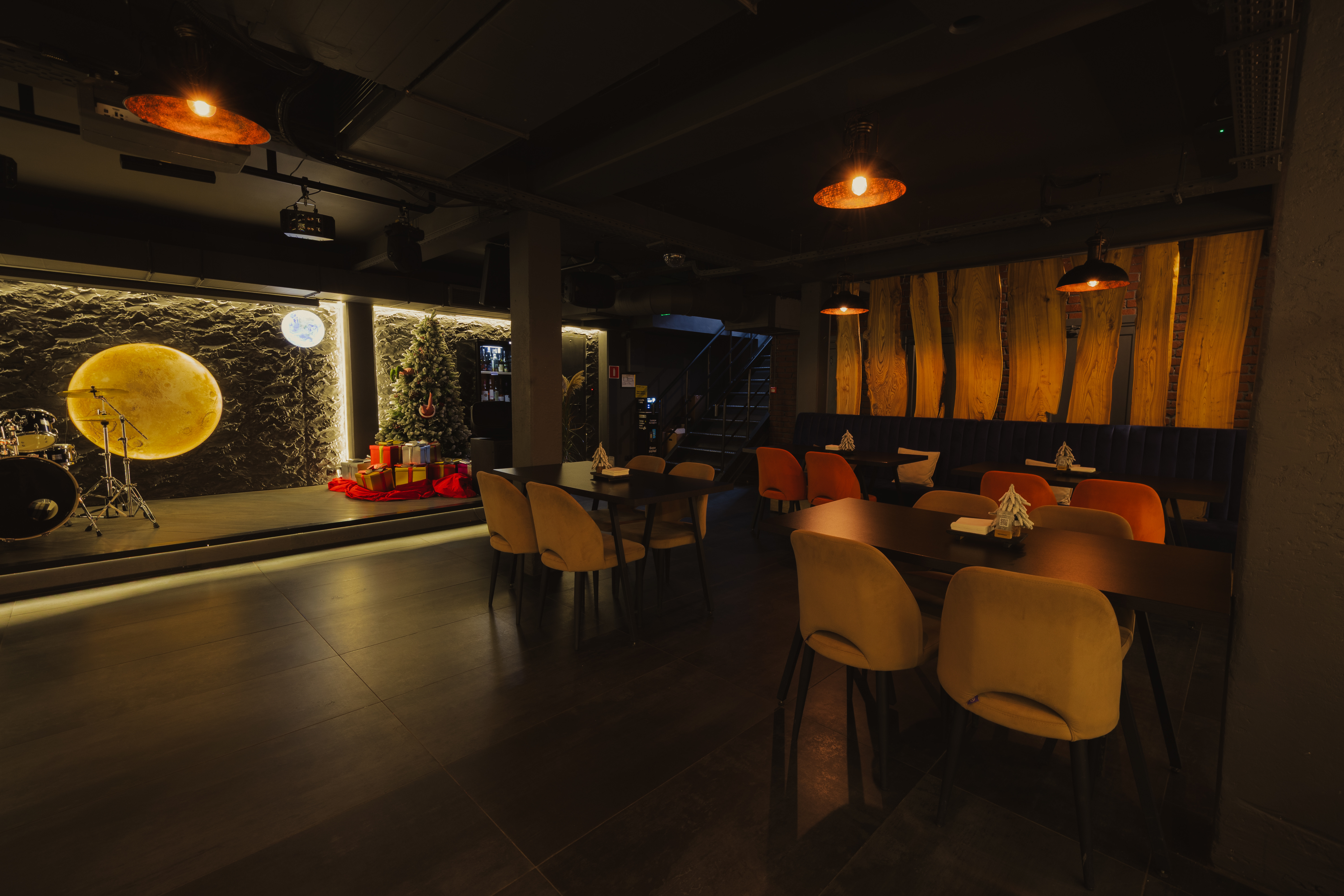 Фотография 2 площадки СПУТНИК на Таганской: бар‑ресторан с верандой 340 м²