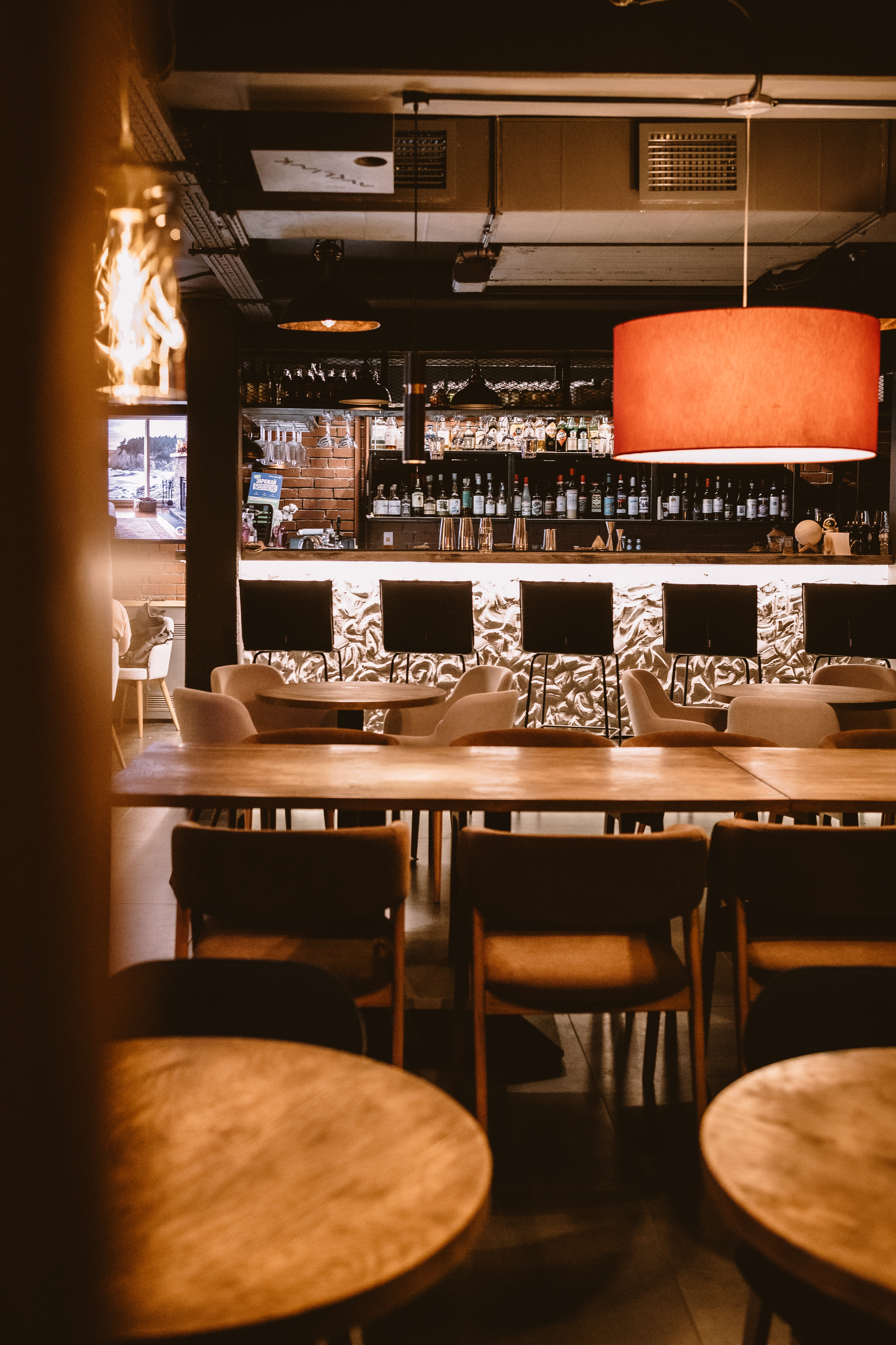 Фотография 2 площадки Интеллигентный бар на Таганской с верандой 340 м²