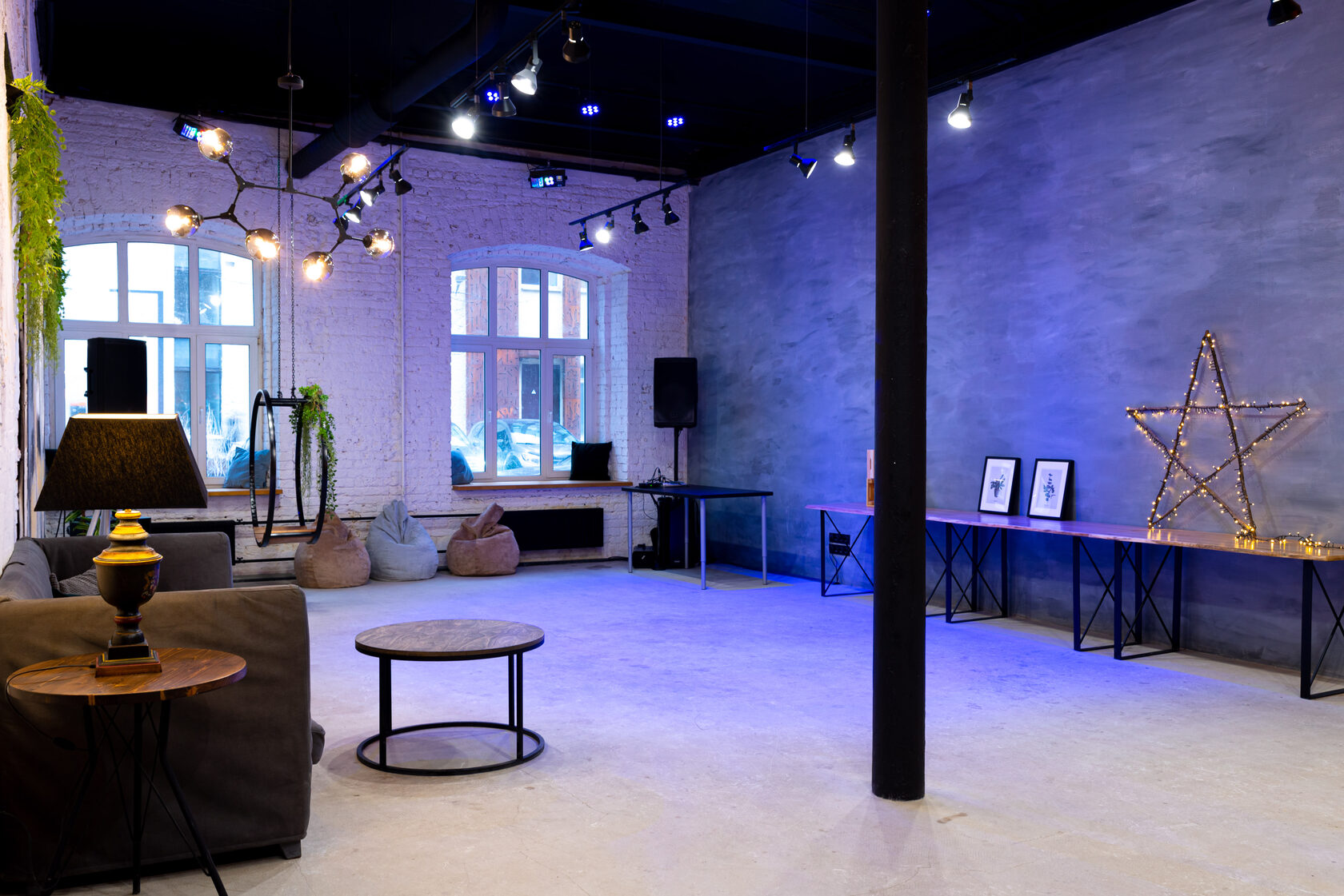 Фотография 3 площадки CleverLOFT Эко на Тульской: зал 100 м² с верандой