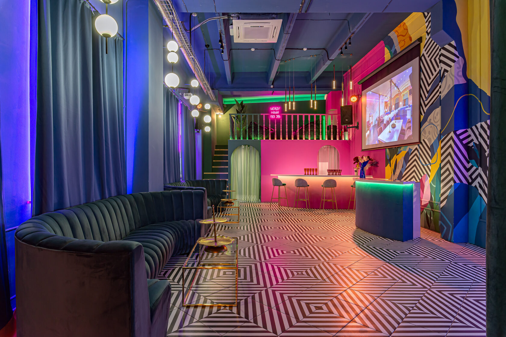 Фотография 4 площадки МАЙ Мира на Бауманской: двухуровневый зал 110 м²