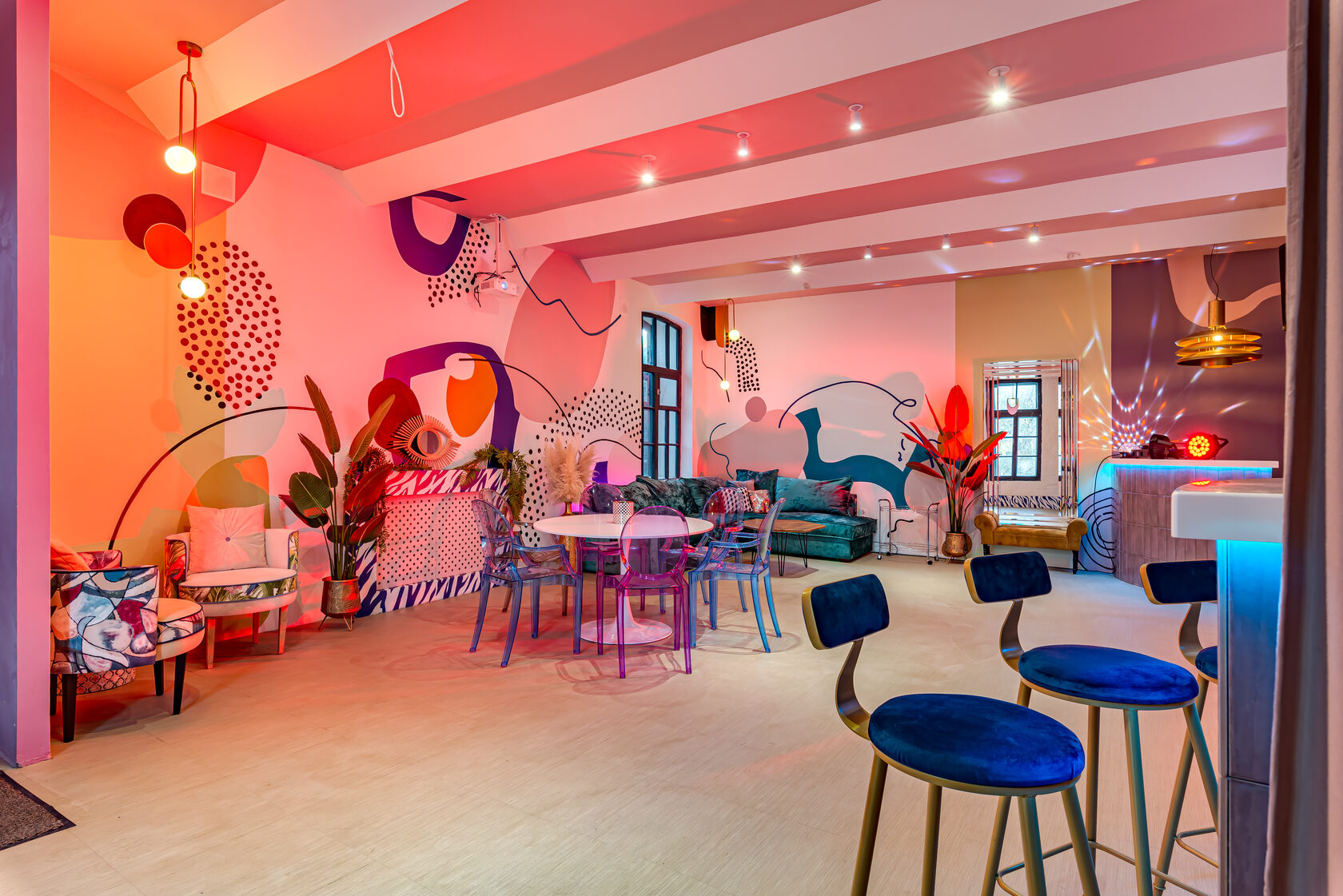 Фотография 13 площадки МАЙ Галерея на Электрозаводской: зал с верандой, 118 м²