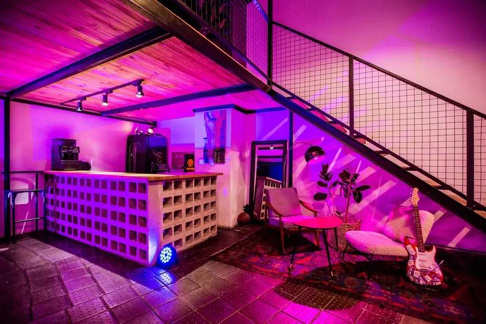 Фотография 4 площадки Room 404 на Савёловской: двухэтажный арт‑лофт 120 м²