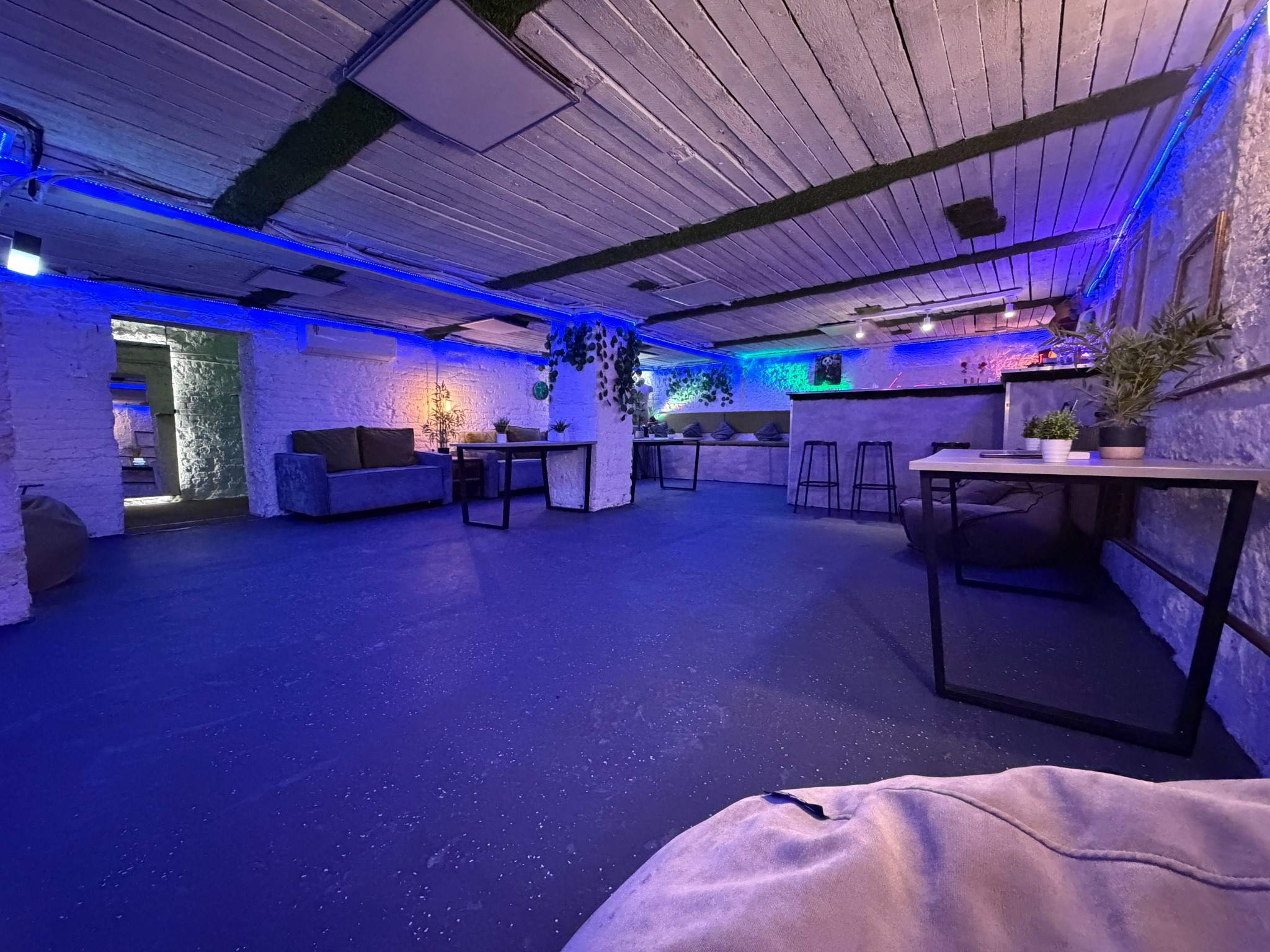 Фотография 9 площадки Неоновый лофт с зоной барбекю, 5 минут от Бауманской