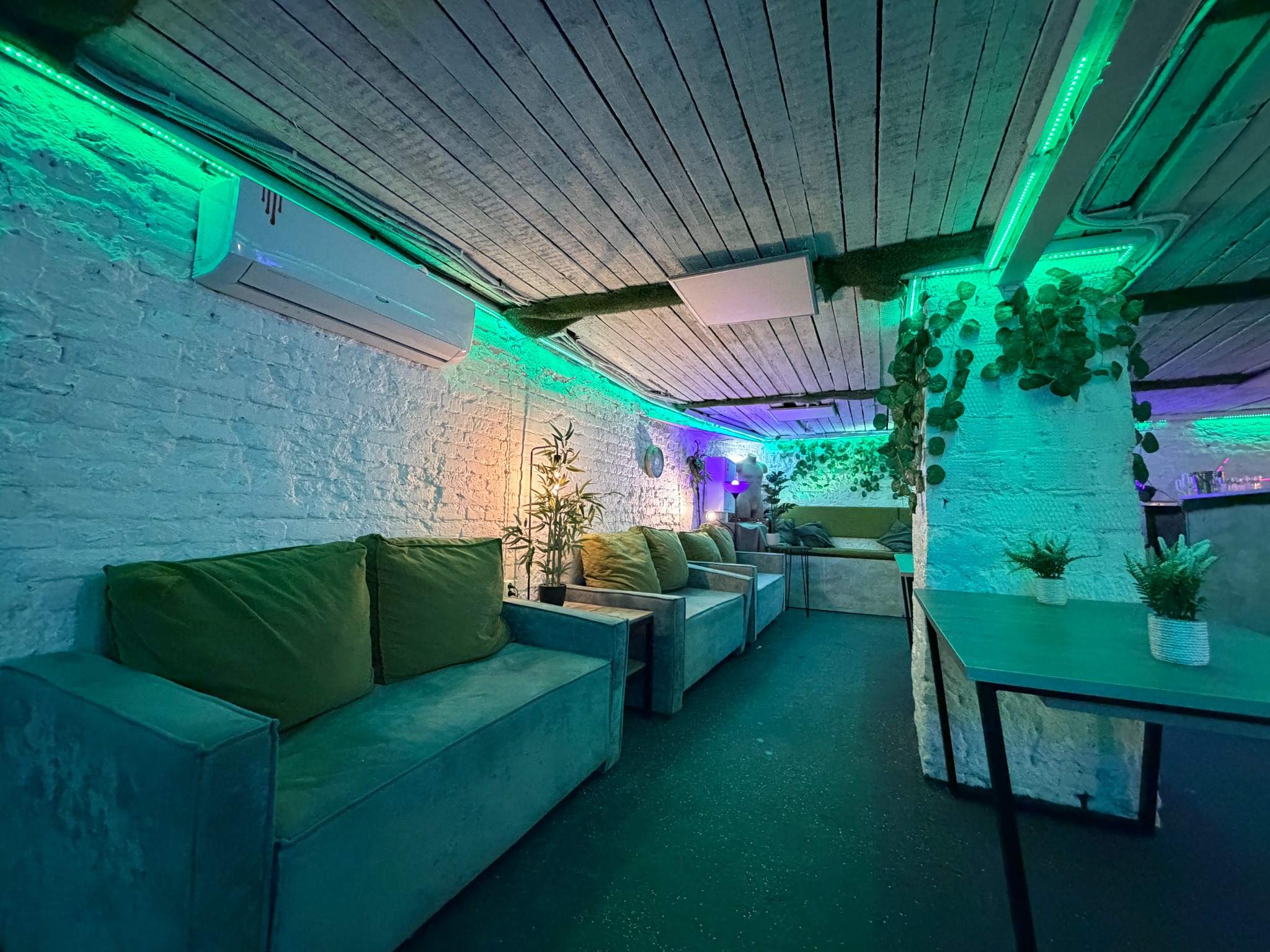 Фотография 17 площадки Неоновый лофт с зоной барбекю, 5 минут от Бауманской