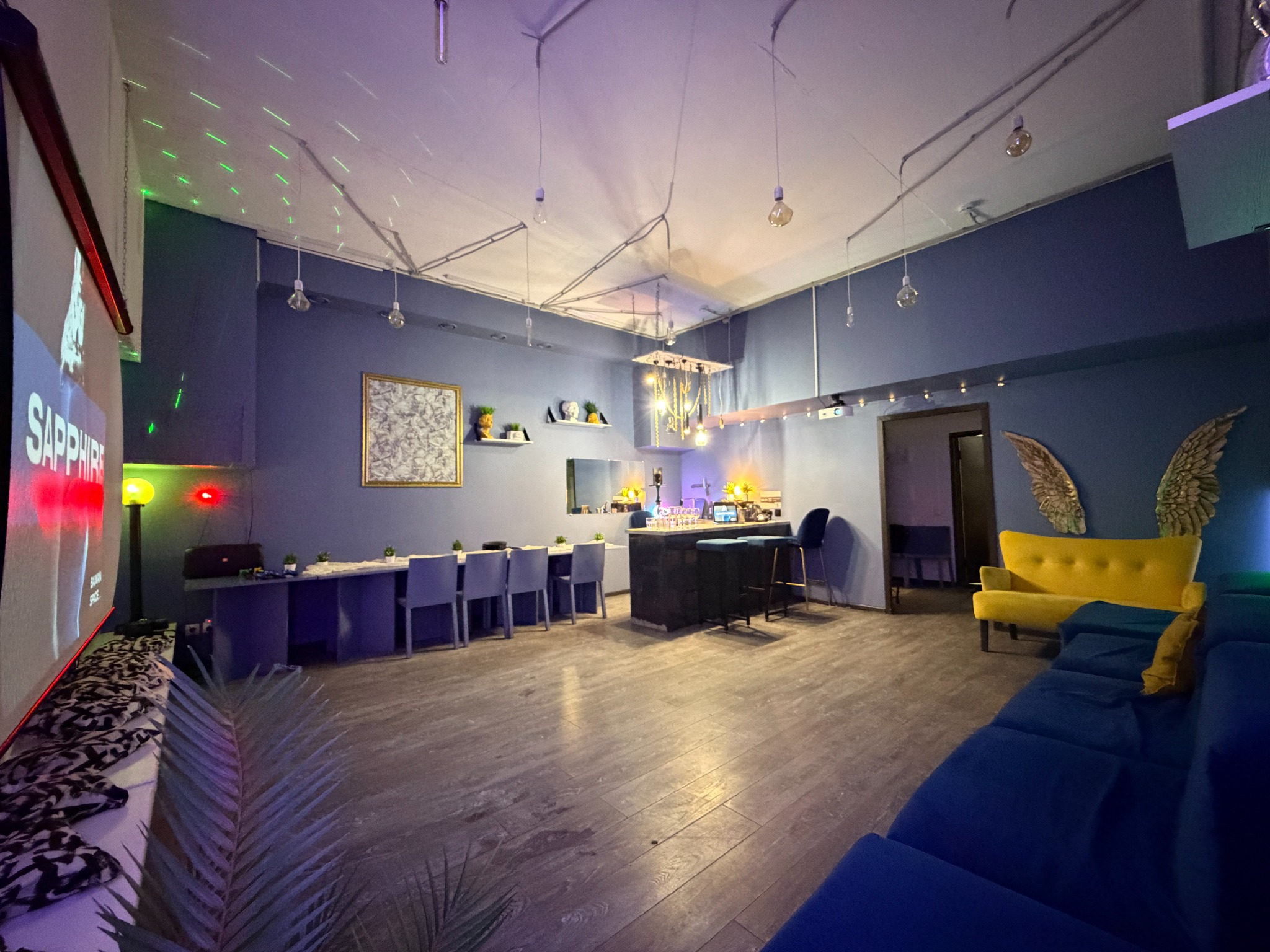 Фотография 2 площадки Яркий, классический лофт с караоке, 8 минут от метро