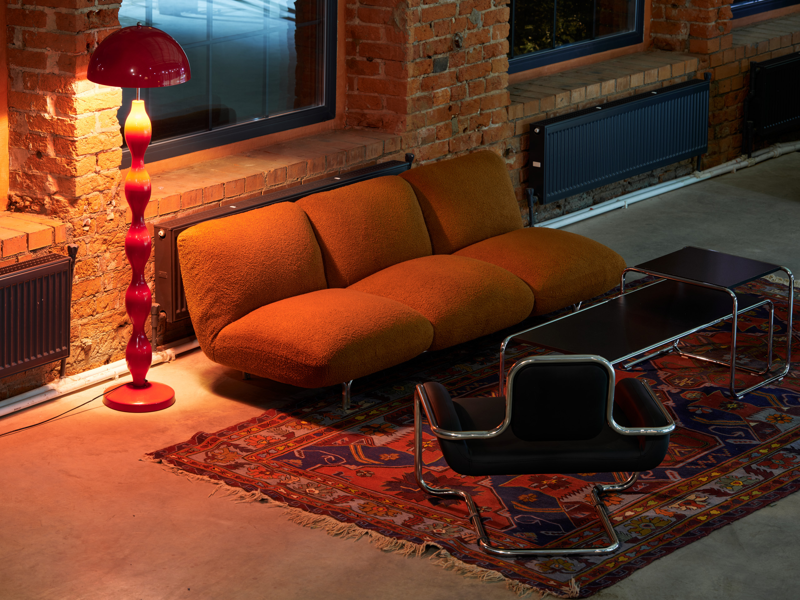 Фотография 16 площадки Светлый и просторный зал из красного кирпича