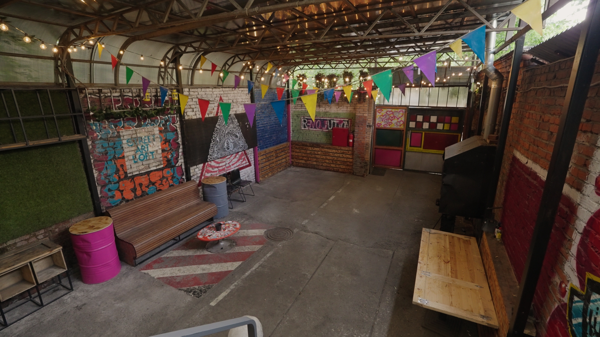 Фотография 8 площадки Двухуровневое арт-пространство с верандой