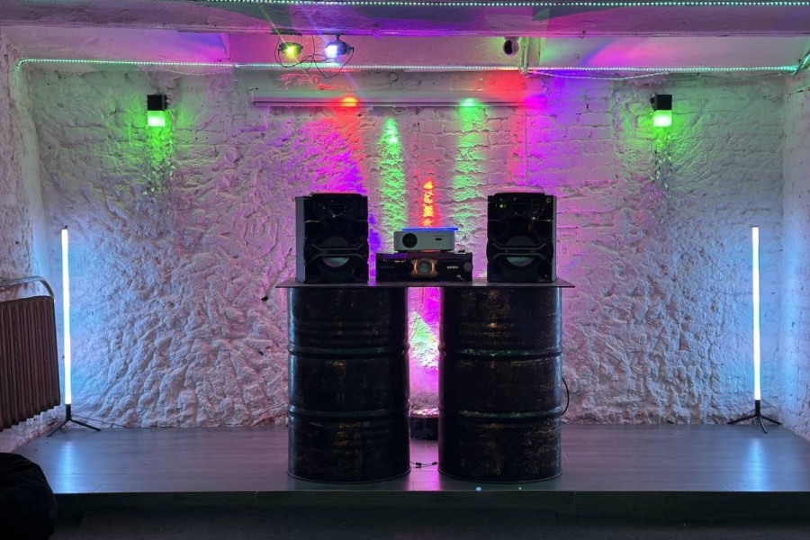 Фотография 6 площадки Неоновый лофт с зоной барбекю, 5 минут от Бауманской