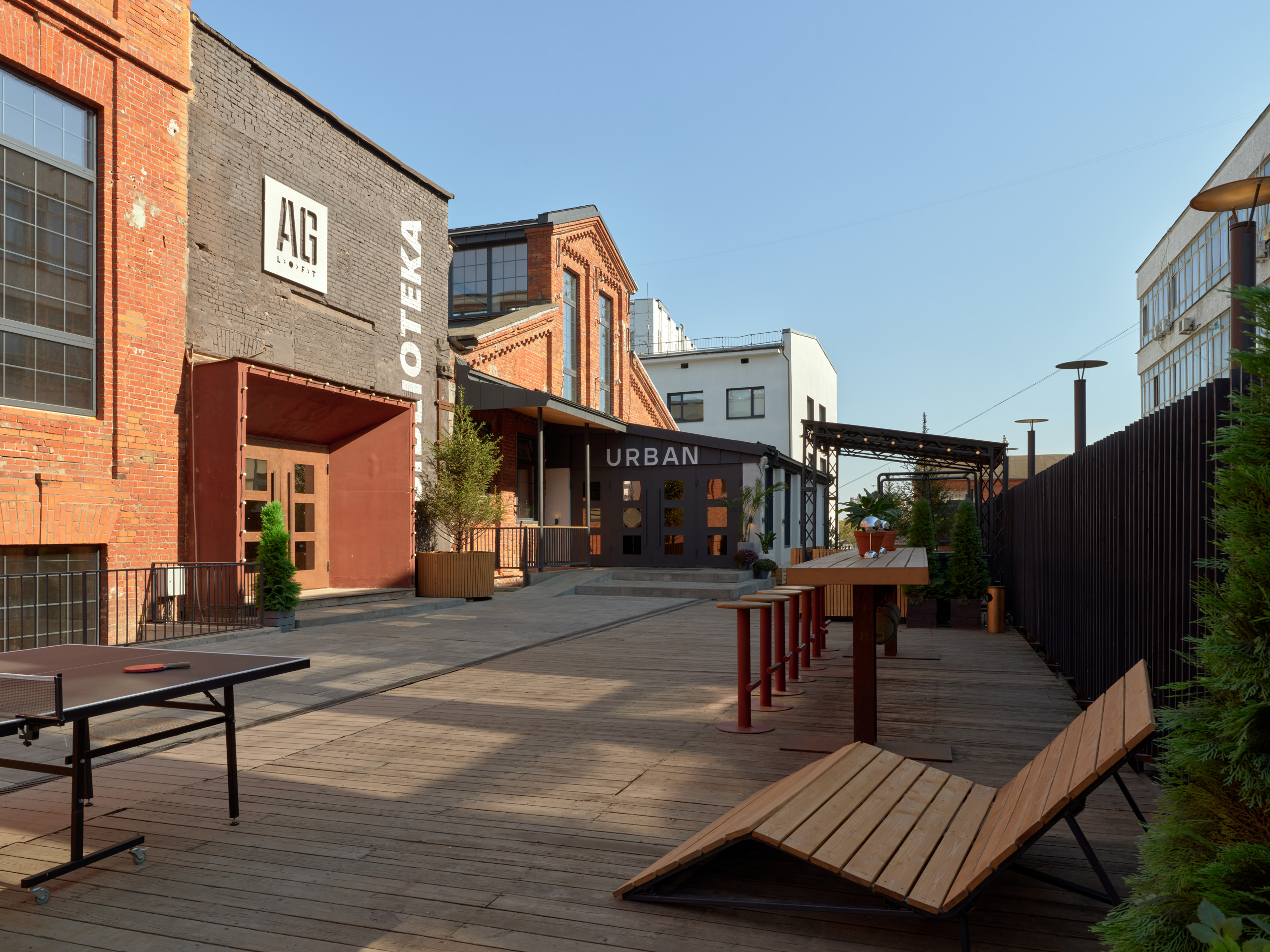 Фотография 4 площадки Двухуровневый лофт с высокими потолками и панорамными окнами