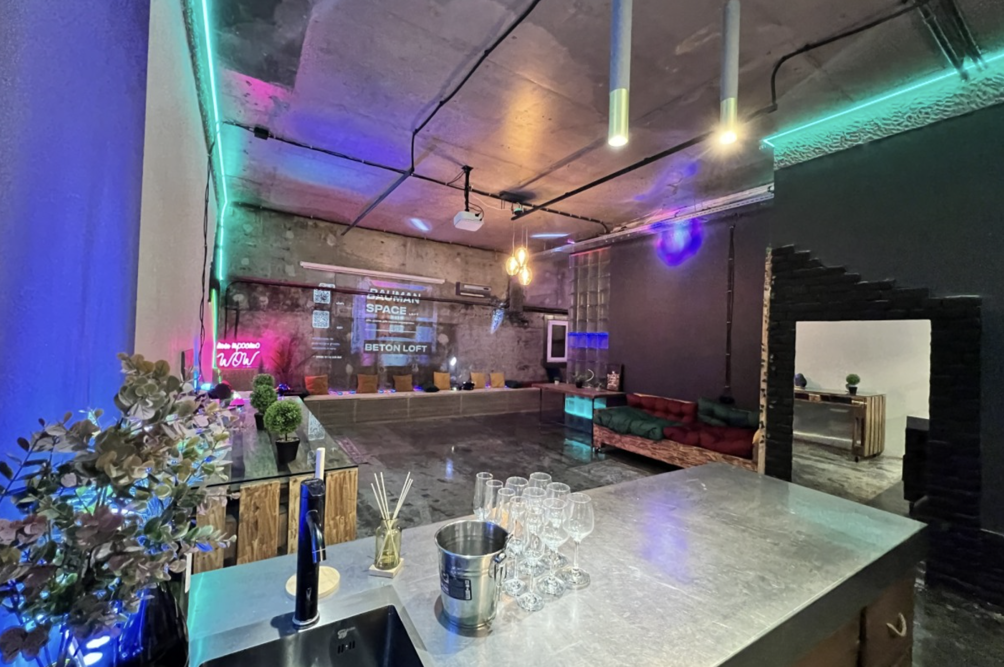 Фотография 5 площадки Стилизованный лофт с караоке в 7 минутах от метро