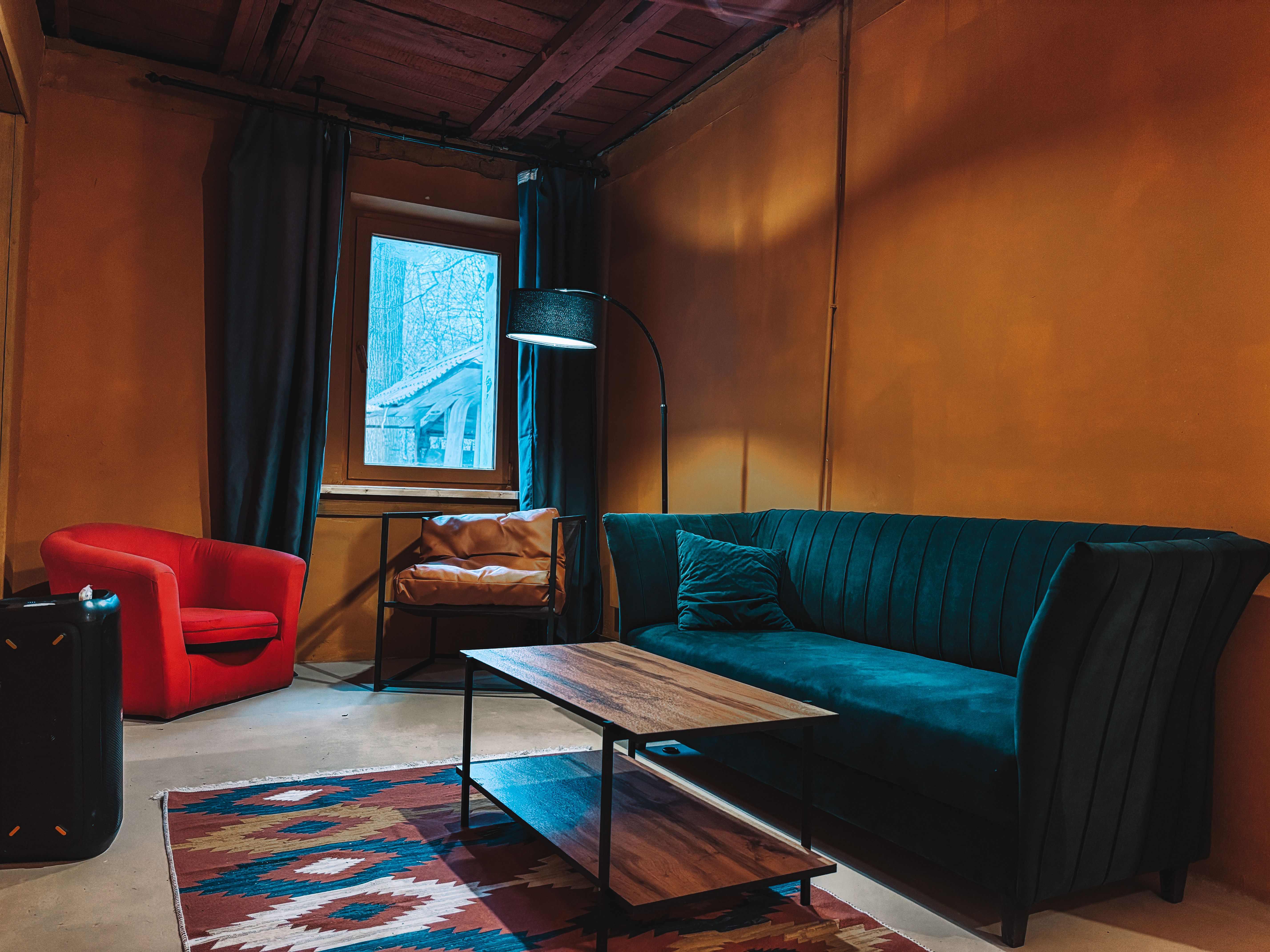 Фотография 2 площадки Охра комнатный лофт с отдельными зонами