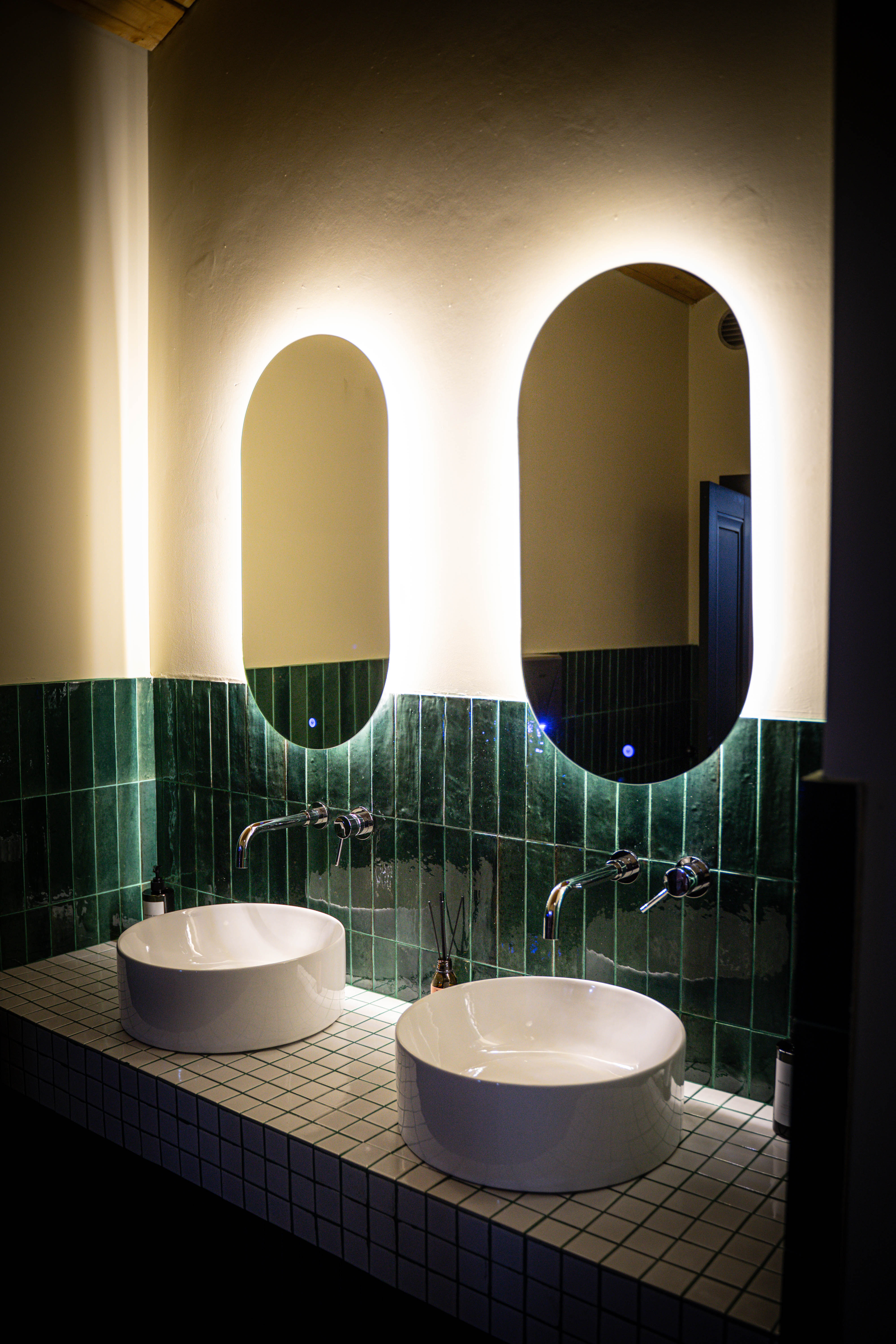 Фотография 3 площадки Эксклюзивное пространство в стиле шале с камином