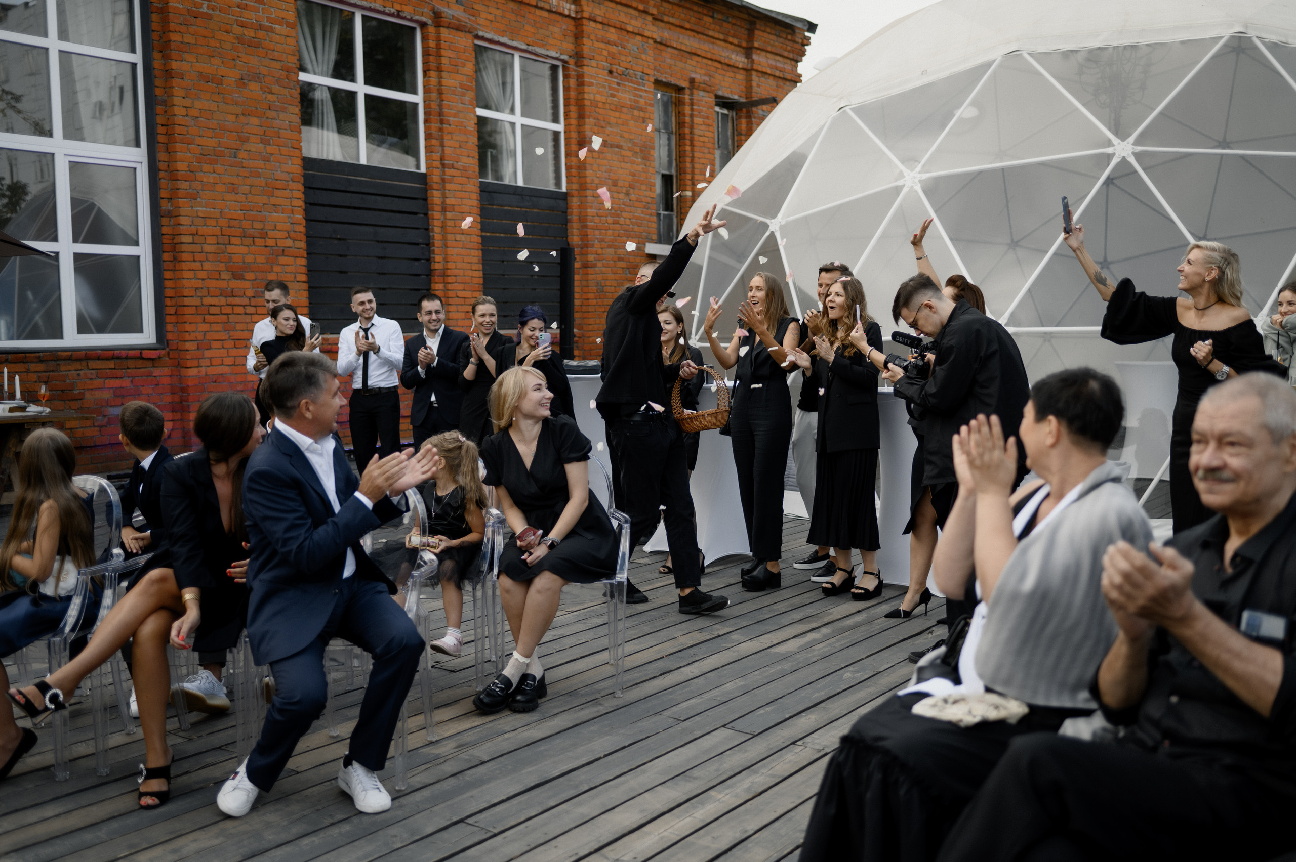 Фотография 8 площадки Приватная крыша-веранда со сферическим полупрозрачным шатром