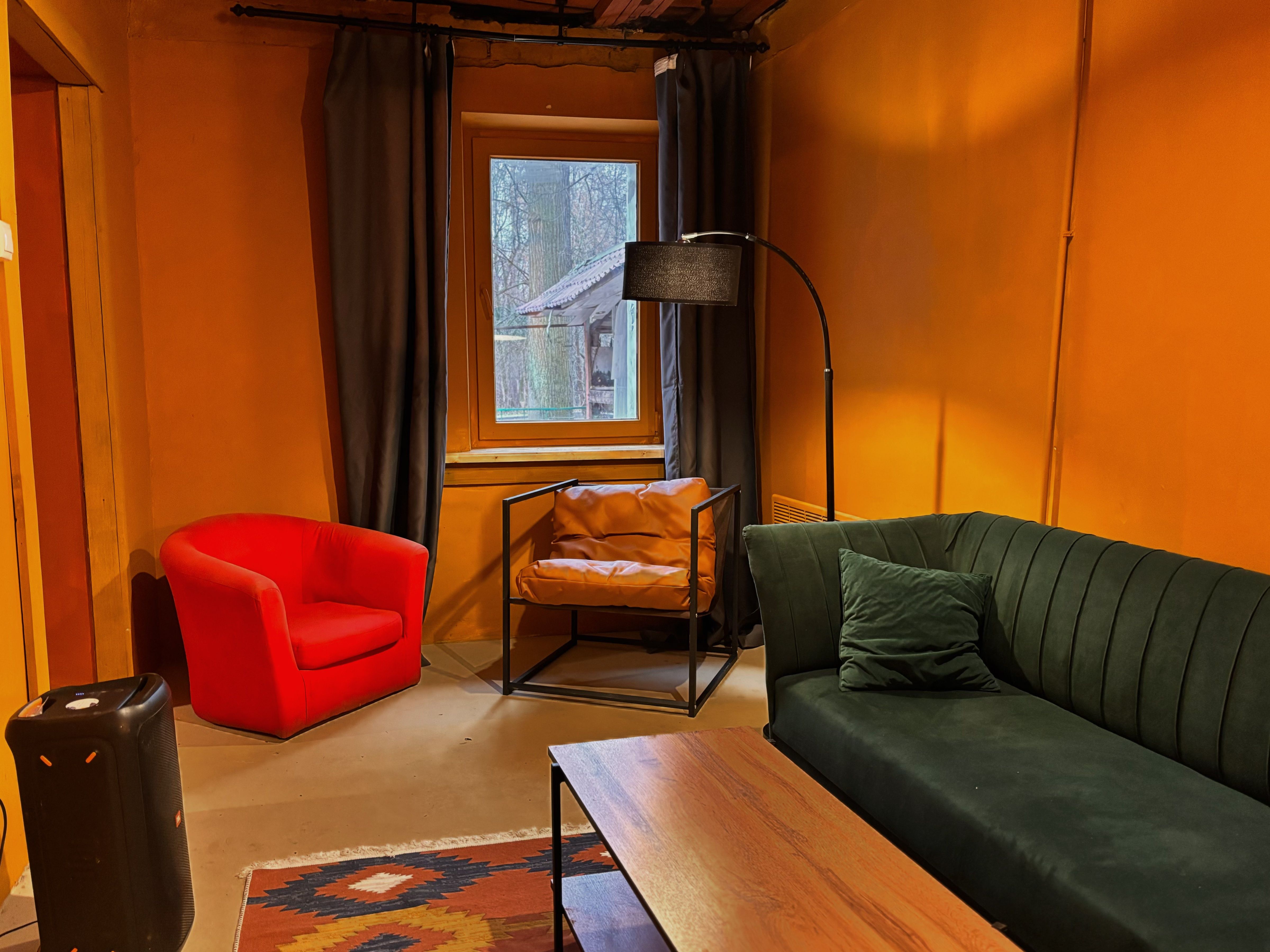 Фотография 4 площадки Охра комнатный лофт с отдельными зонами