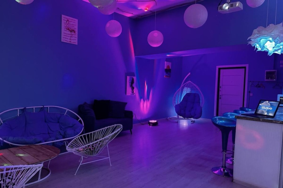 Фотография 7 площадки Светлый лофт с караоке и подвесным креслом, 8 минут от метро