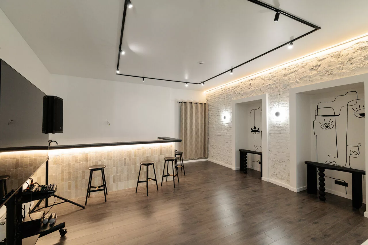 Фотография 2 площадки Светлый лофт с верандой