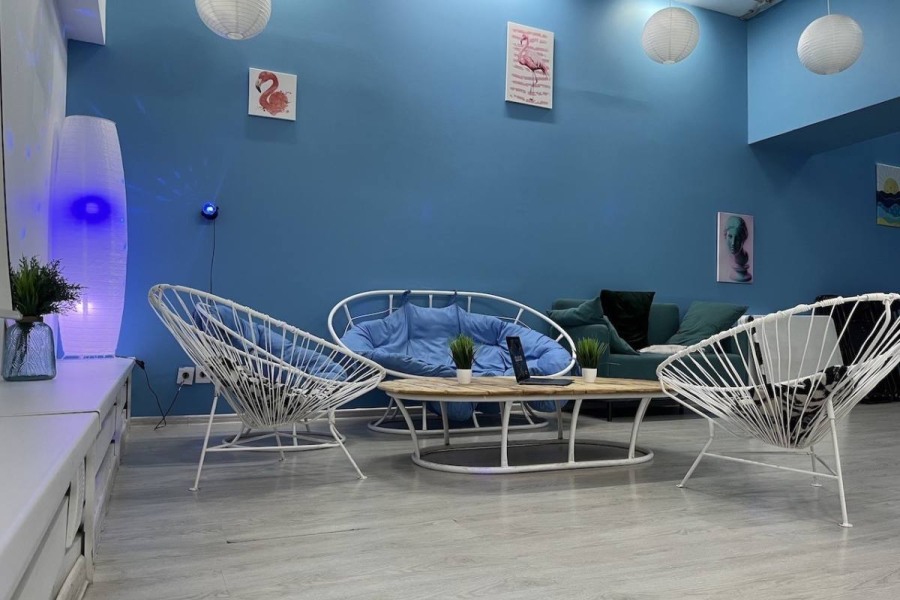 Фотография 3 площадки Светлый лофт с караоке и подвесным креслом, 8 минут от метро