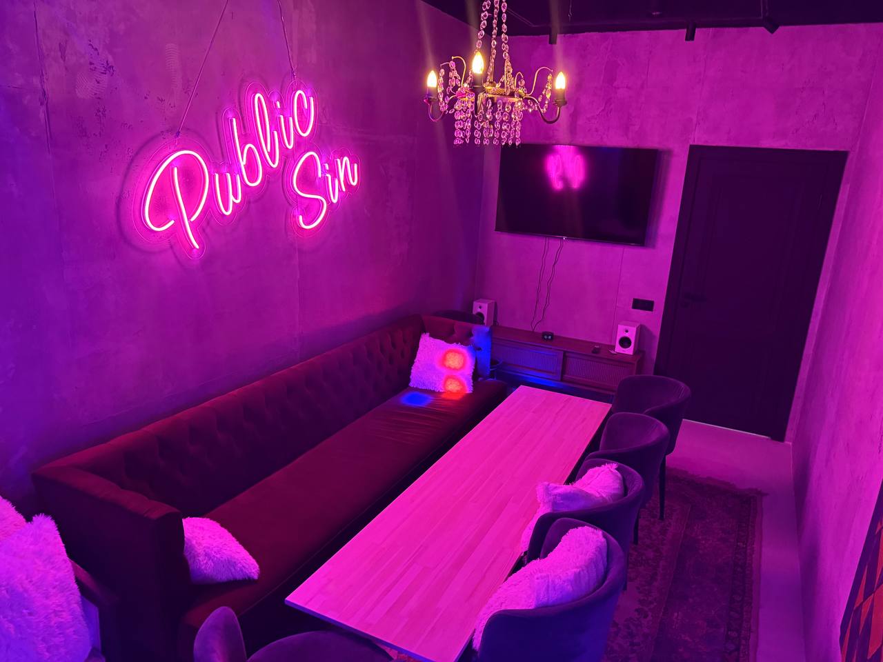 Фотография 1 площадки Компактный лофт с ТВ и приставкой