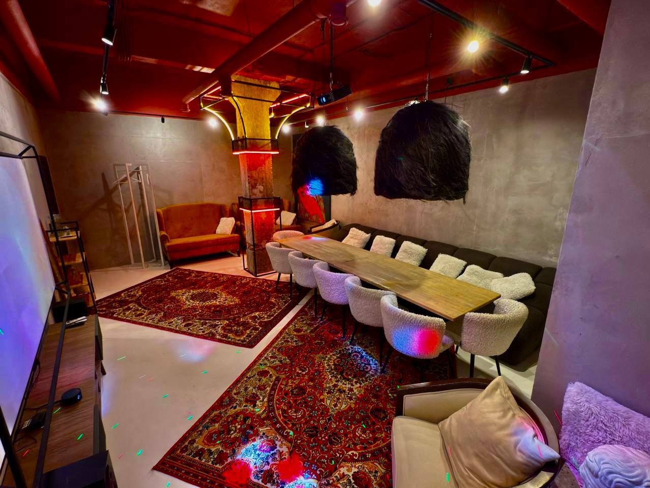 Фотография 4 площадки Уютный лофт с караоке и настольными играми