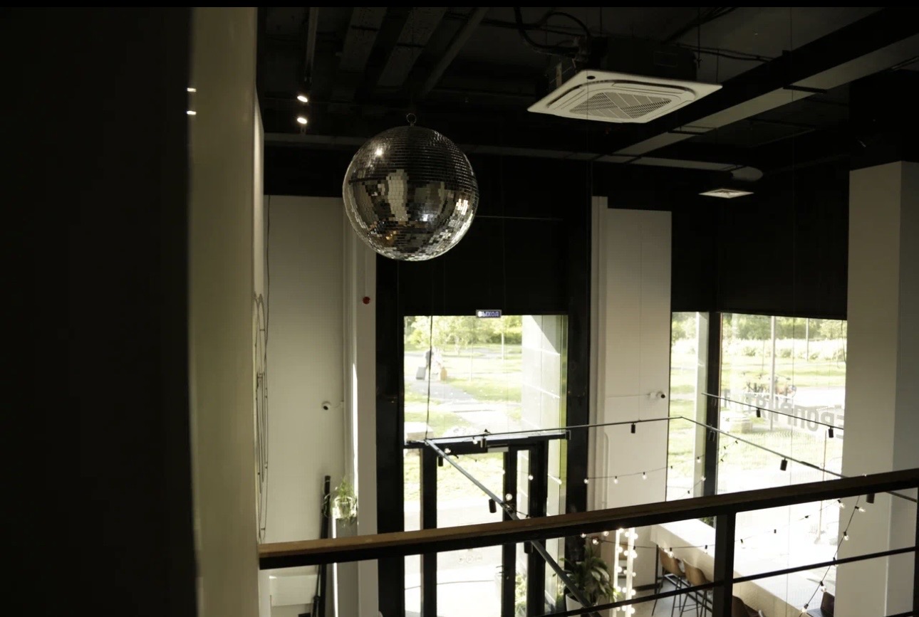 Фотография 7 площадки Стильный лофт с панорамными окнами