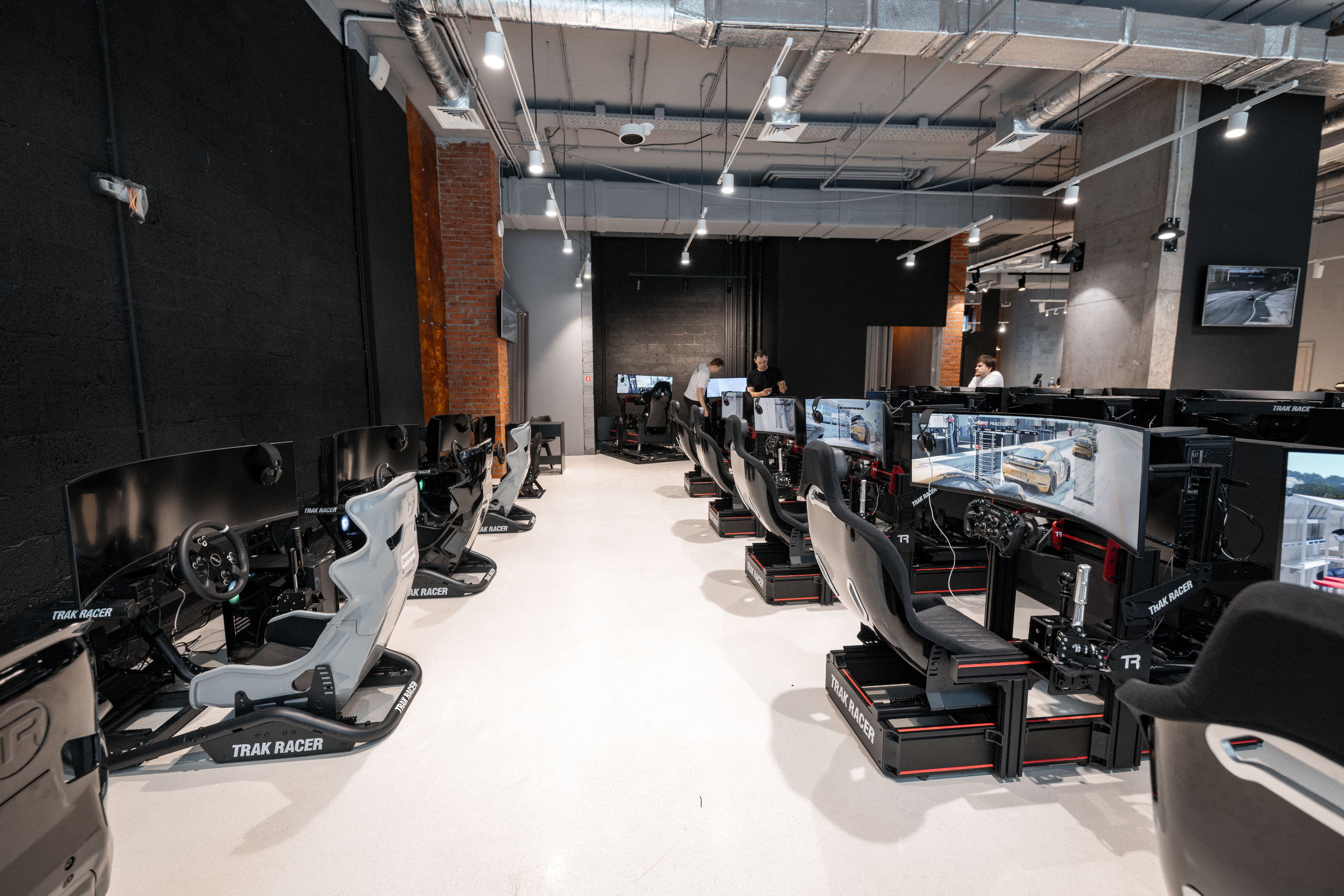 Фотография 5 площадки Уникальное пространство с симуляторами гонок