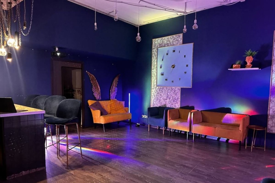 Фотография 1 площадки Яркий, классический лофт с караоке, 8 минут от метро