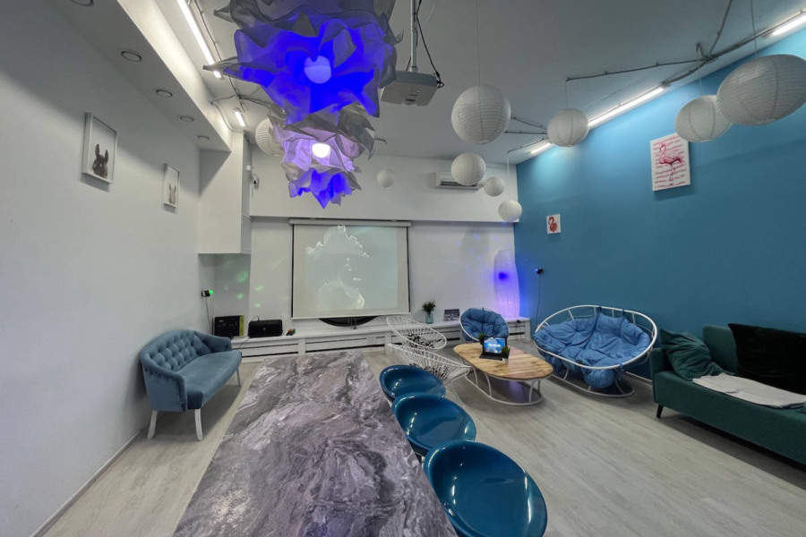 Фотография 4 площадки Светлый лофт с караоке и подвесным креслом, 8 минут от метро